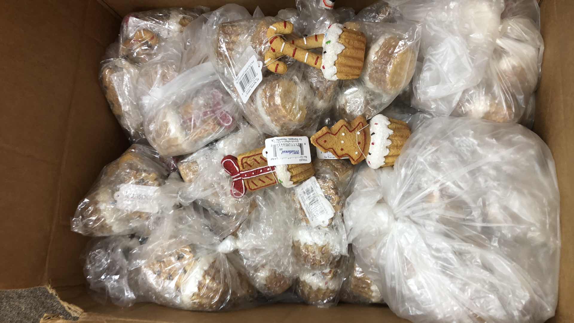 Photo 1 of BOX OF CHRISTMAS CUPCAKES DECORATIONS