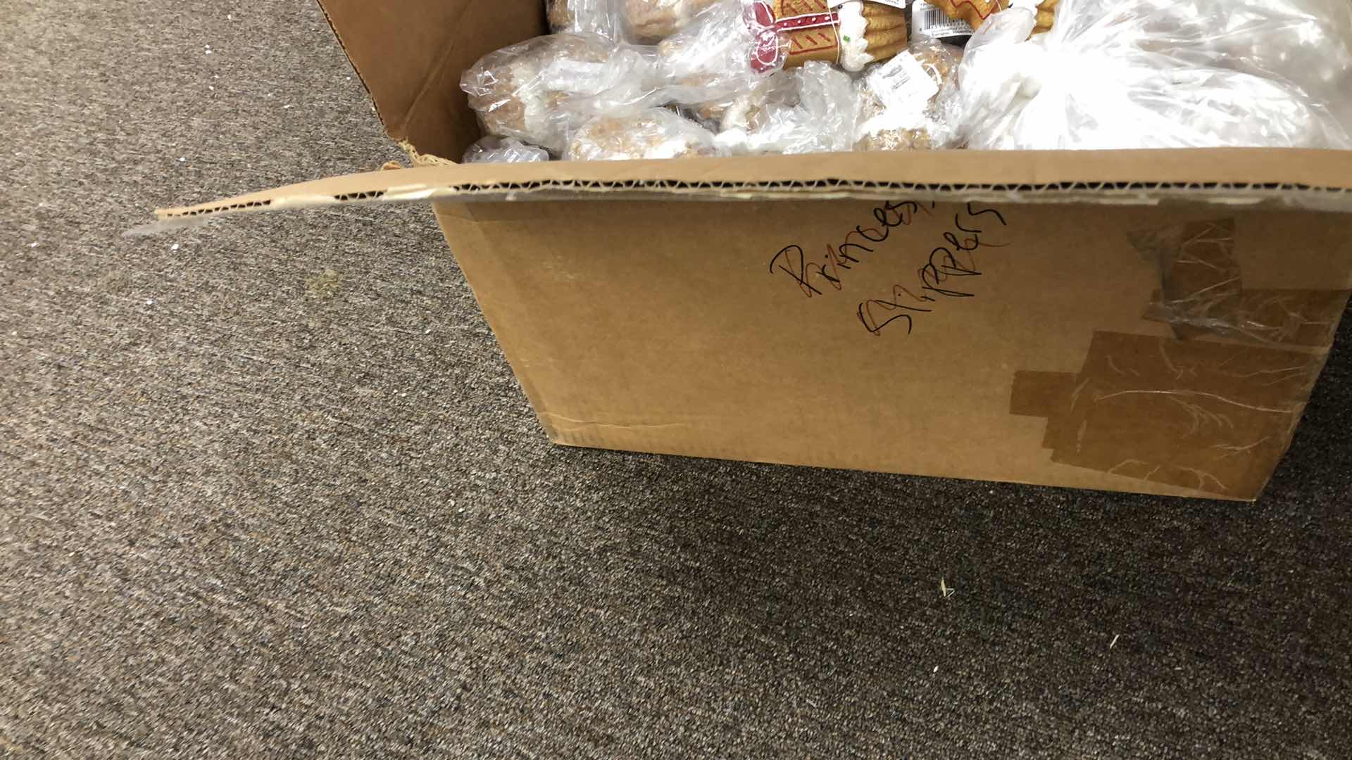 Photo 1 of BOX OF CHRISTMAS CUPCAKES DECORATIONS