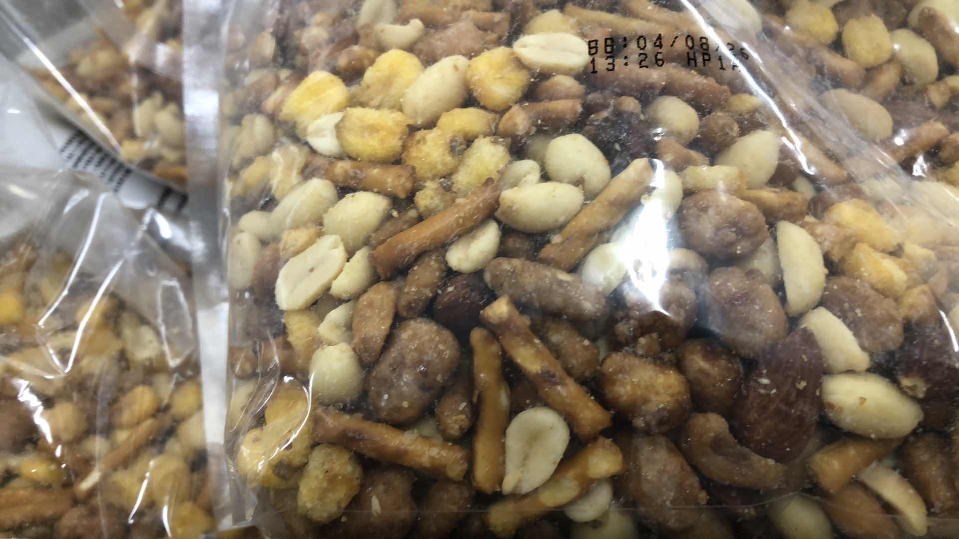 Photo 1 of ELITE CASINO PUB MIX CASE OF 8 BAGS X 2.5 POUNDS