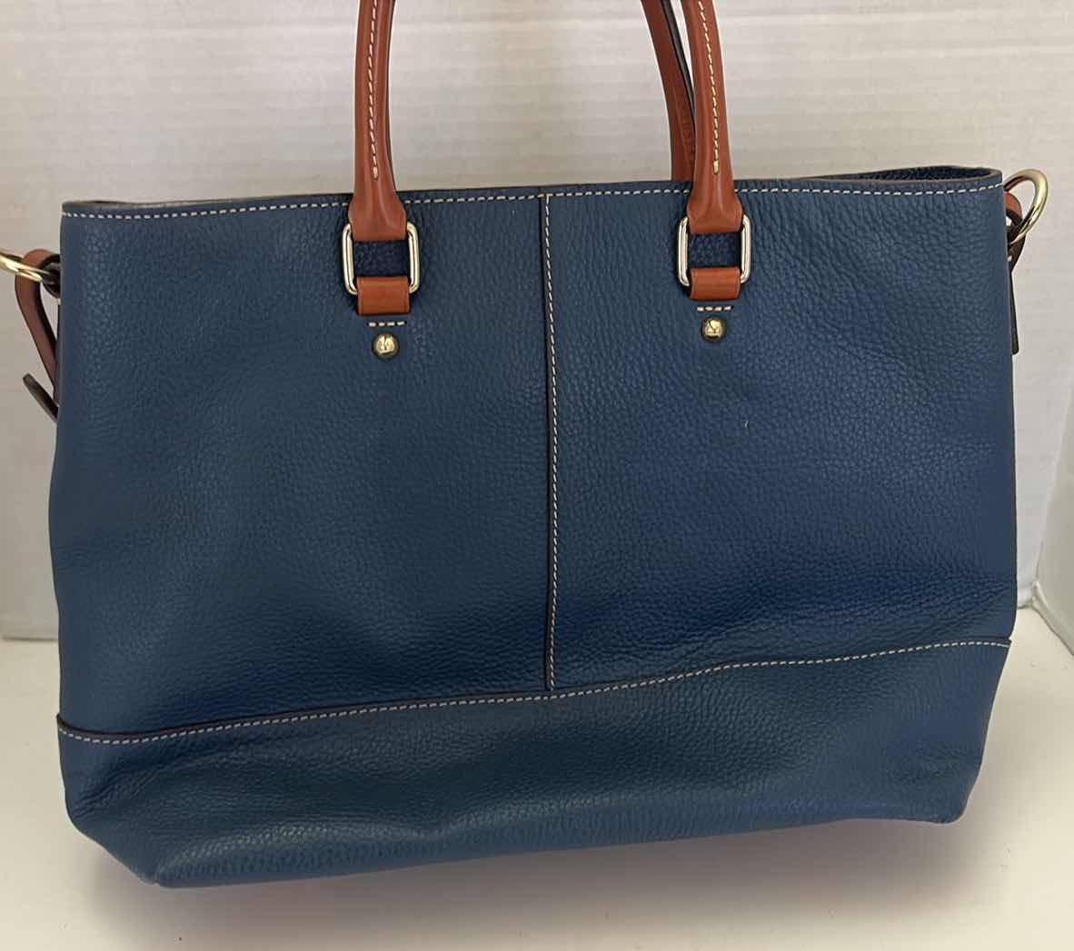 Photo 1 of DOONEY AND BOURKE PEBBLE SHOULDER BAG WITH DUSTCOVER