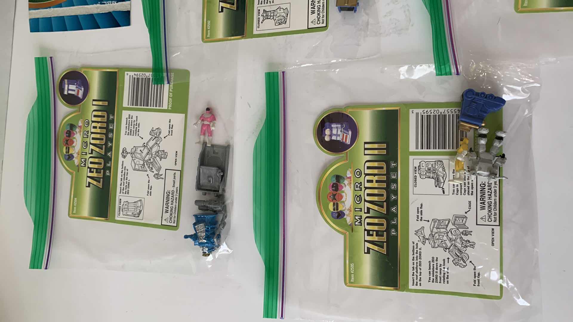 Photo 1 of MICRO ZEO ZORD V AND 5-PLAYSETS MIGHTY MORPHIN POWER RANGERS