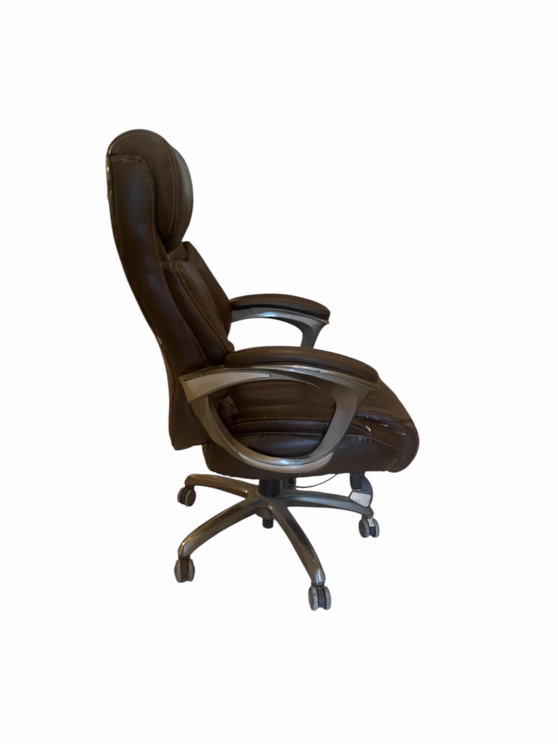 Photo 3 of LAZBOY SWIVEL OFFICE CHAIR