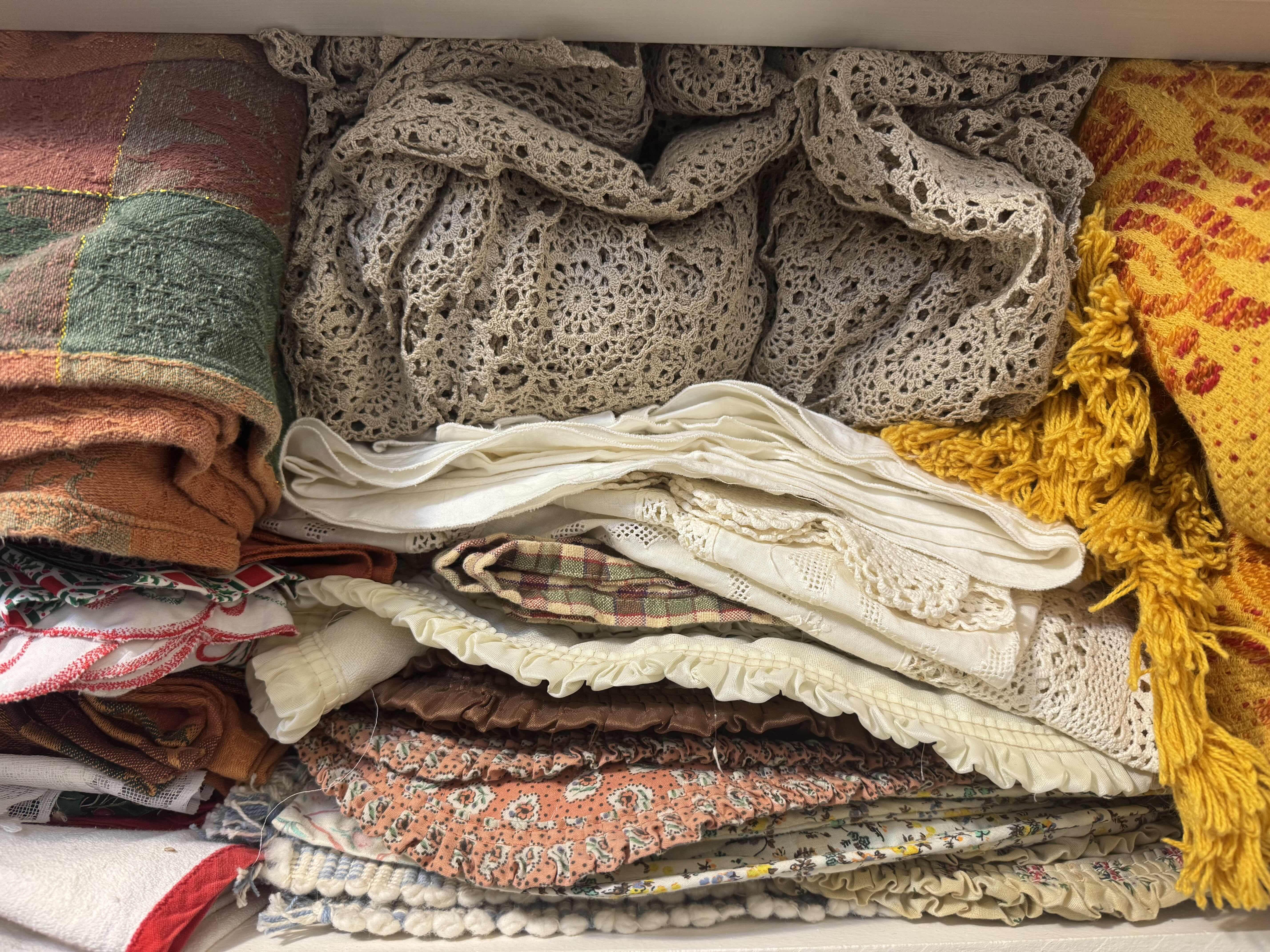 Photo 1 of CONTENTS OF 2 SHELVES OF LINENS