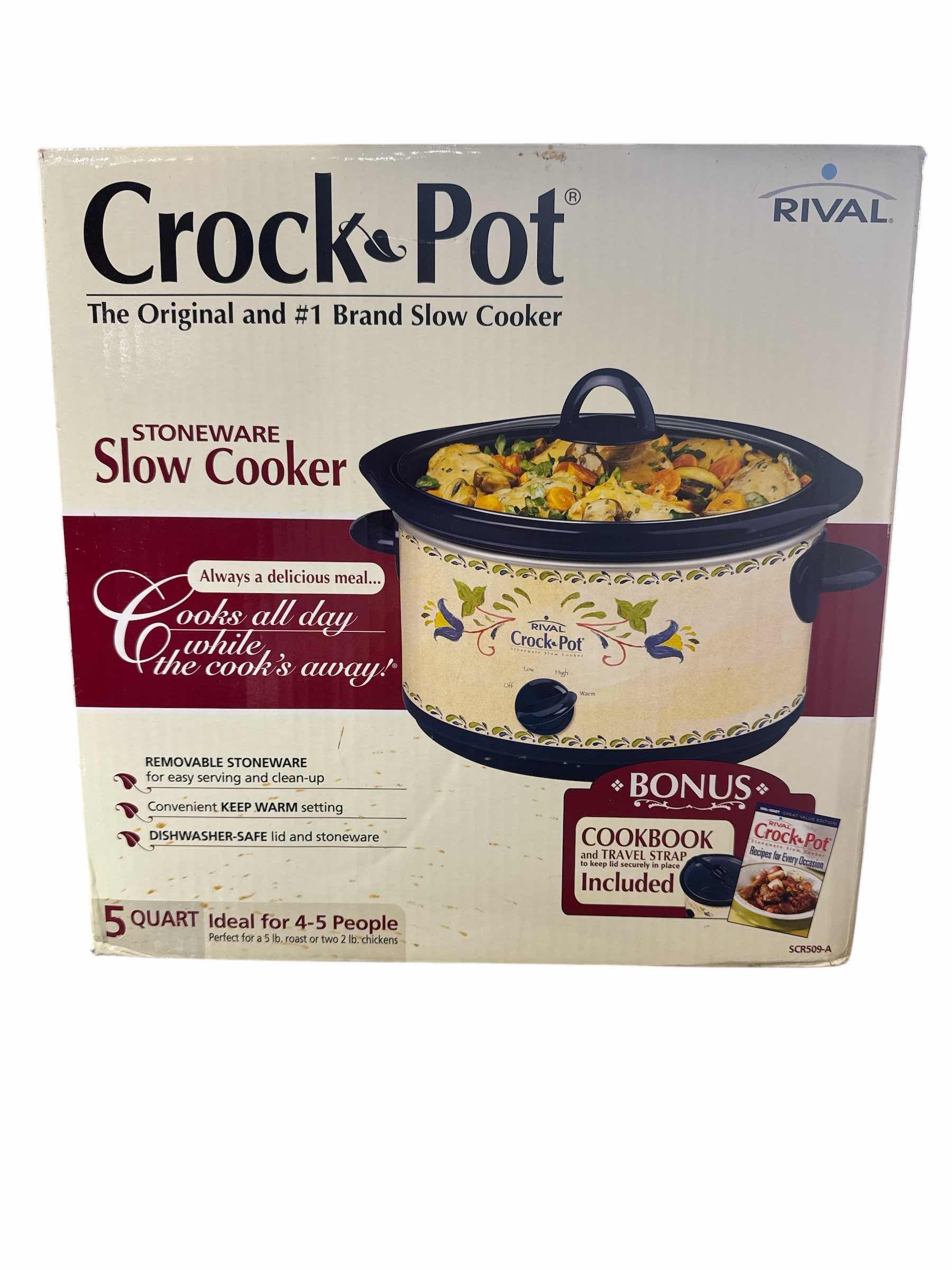 Photo 1 of 2 CROCK POTS (1) 5QT (1) LITTLE DIPPER