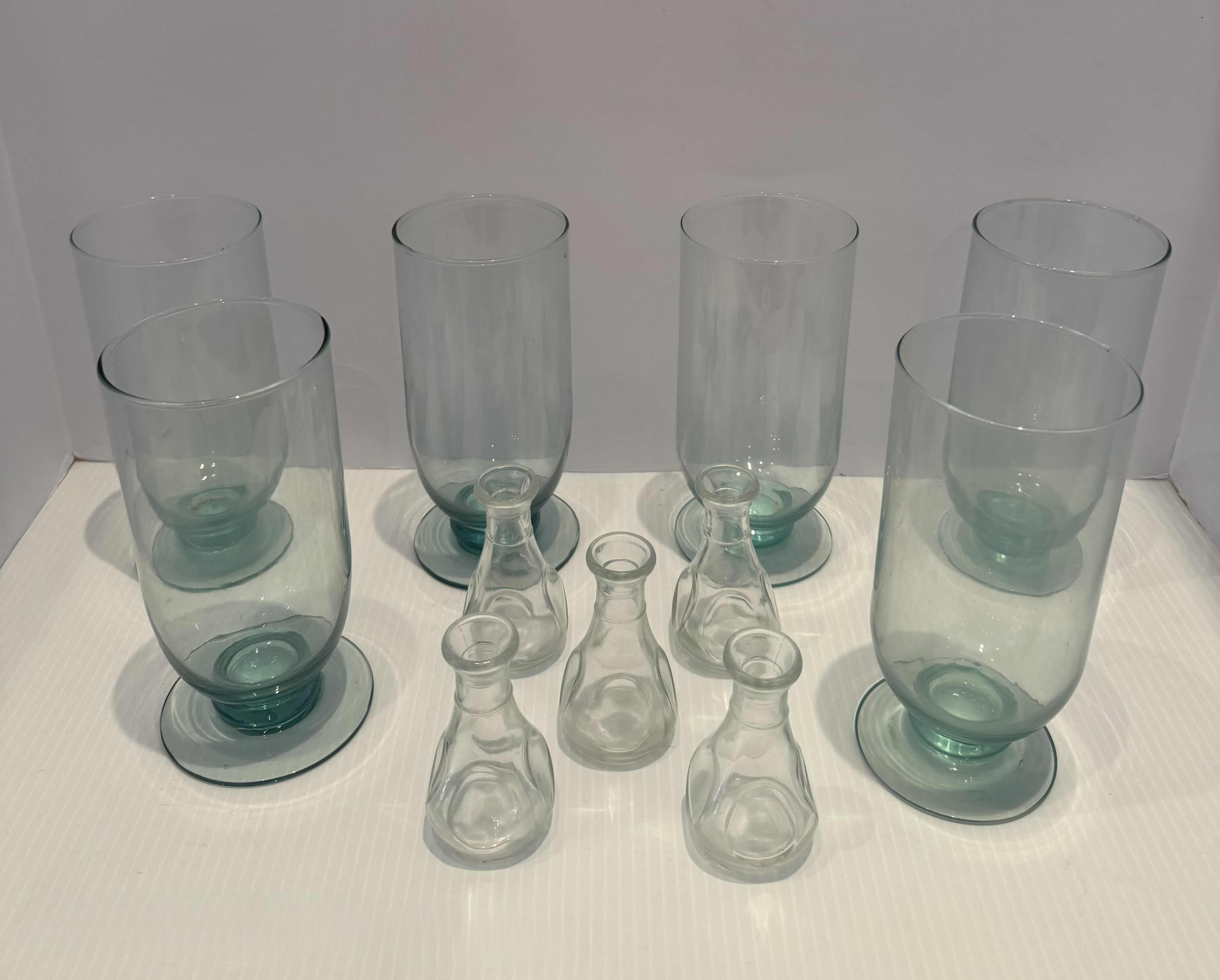 Photo 1 of FLOWER VASES, DECORATIVE TABLE PIECES, SET OF 1

D3” X H7”

D2” X H3.5”