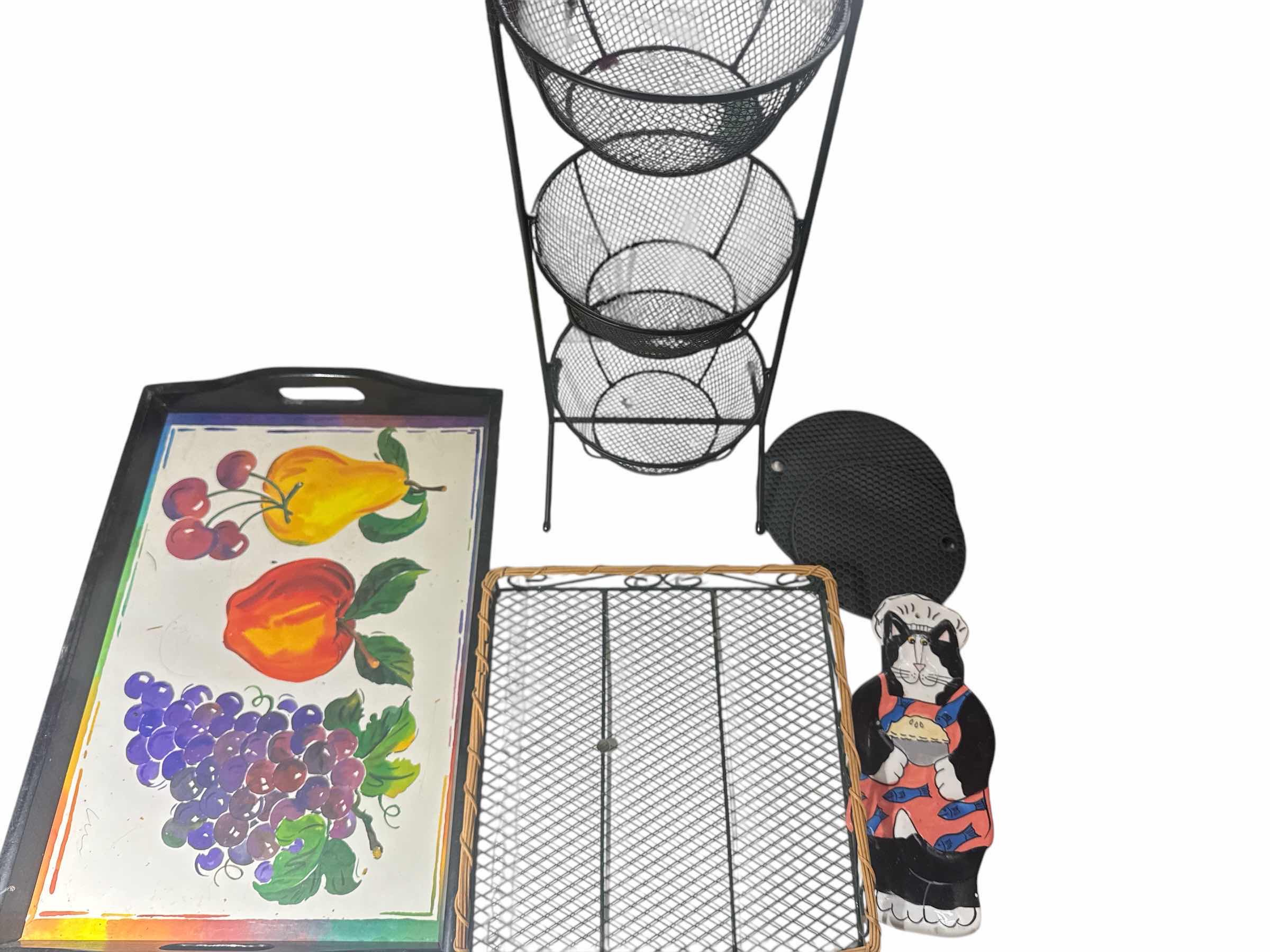 Photo 1 of 6 VARIOUS KITCHEN ITEMS (TRAY, SILICONE POT HOLDERS, SPOON REST)