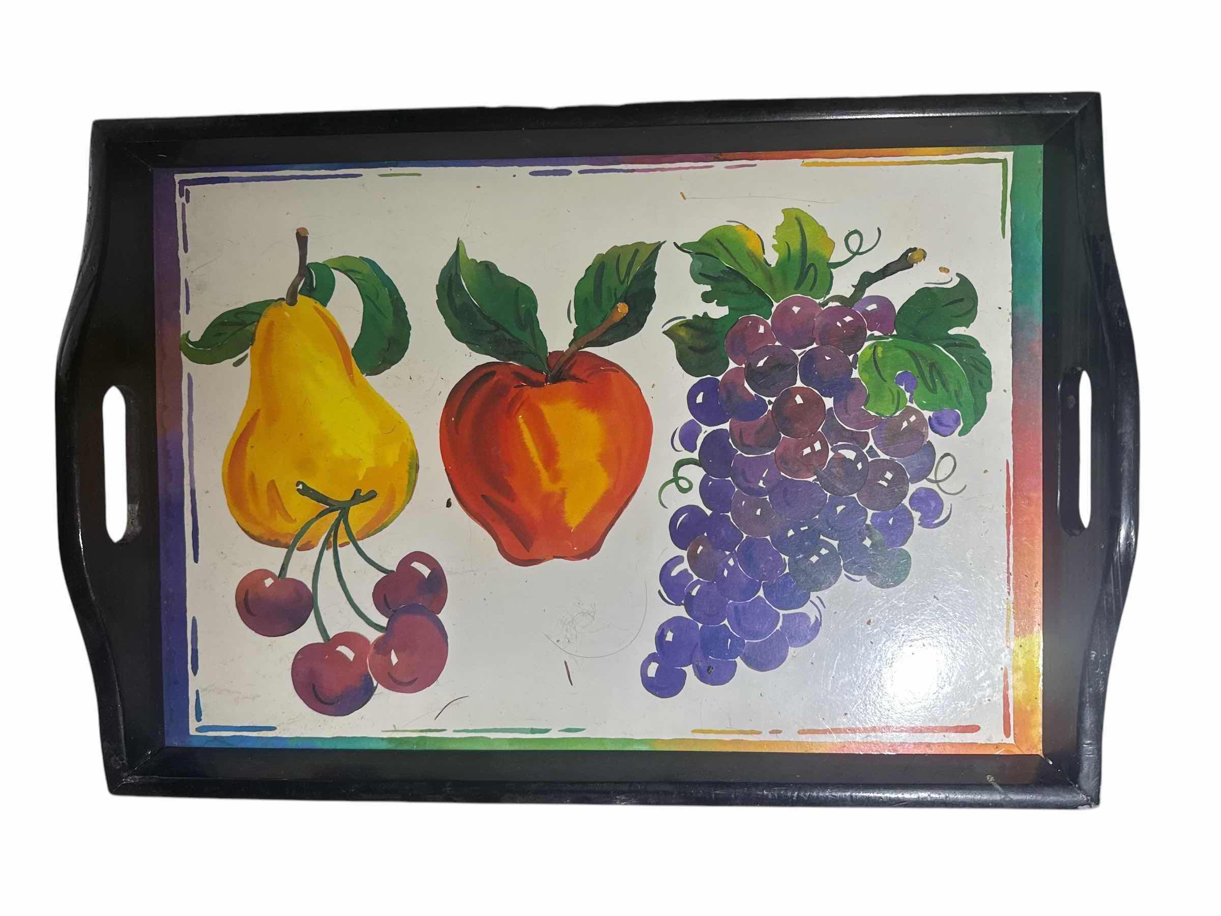 Photo 2 of 6 VARIOUS KITCHEN ITEMS (TRAY, SILICONE POT HOLDERS, SPOON REST)