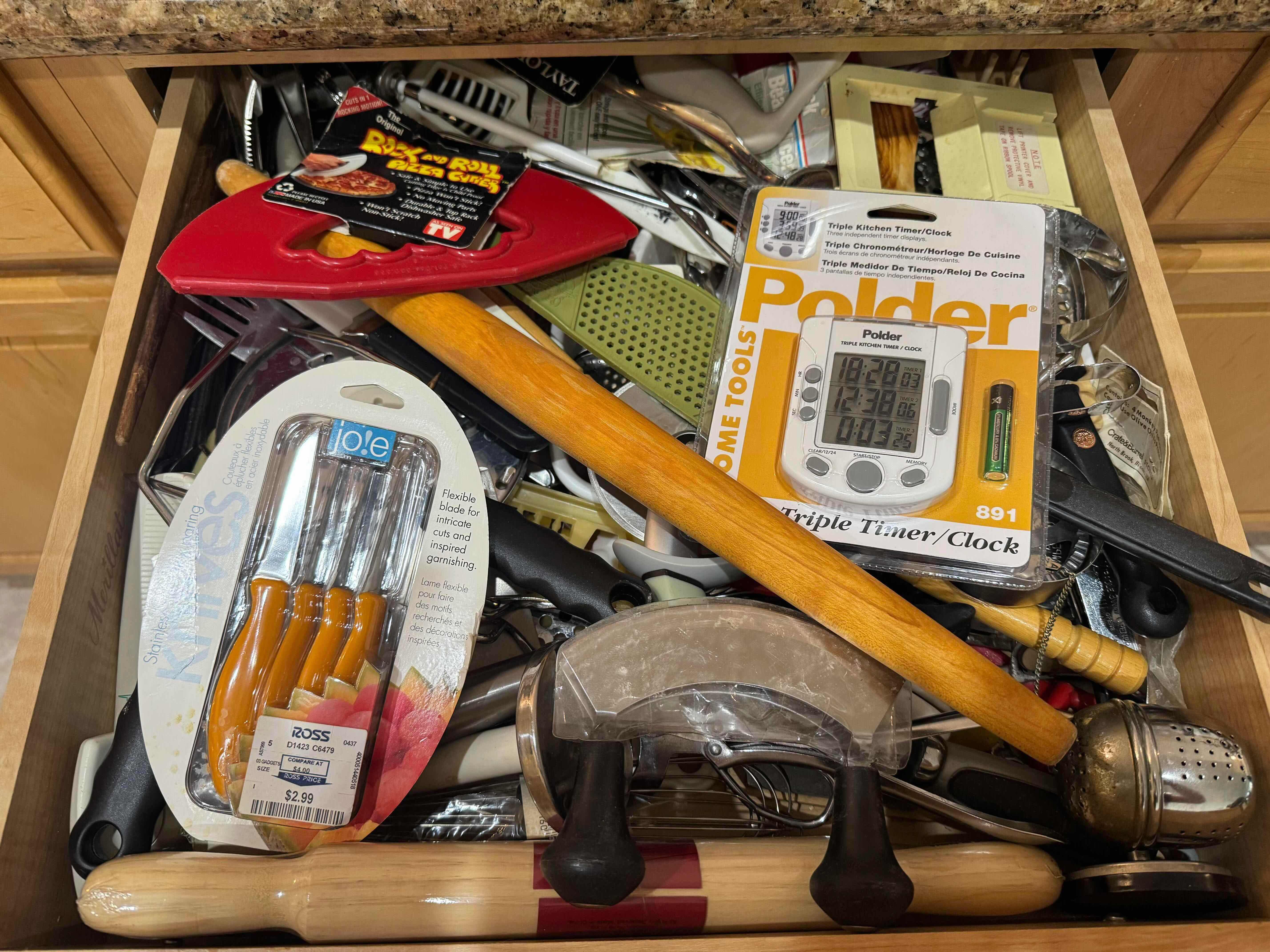 Photo 1 of CONTENTS OF DRAWER