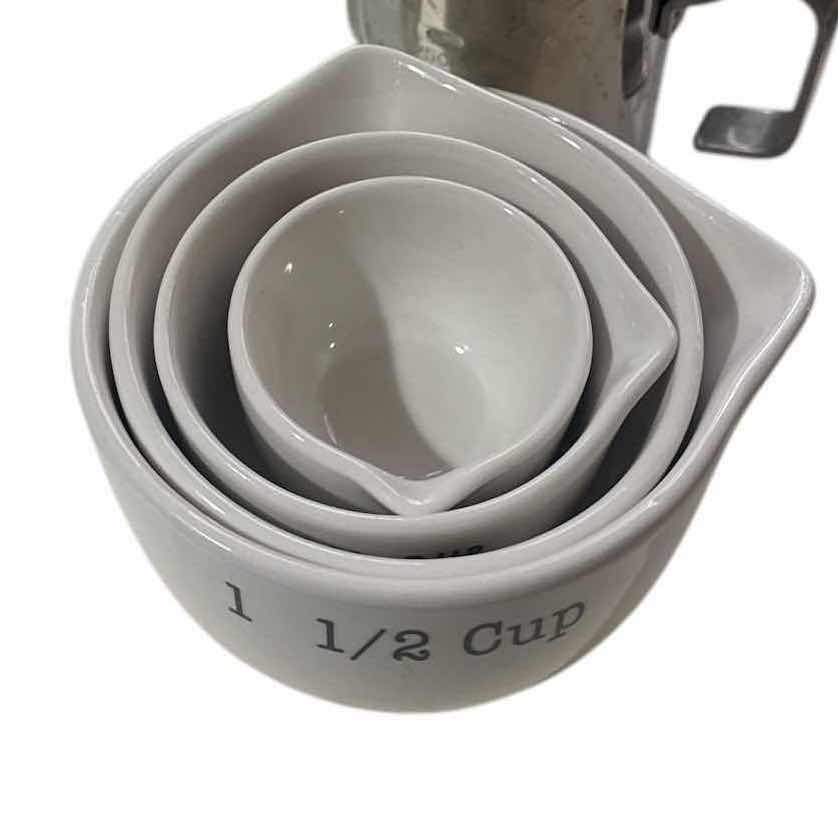 Photo 3 of 18 VARIOUS SIZED MEASURING CUPS