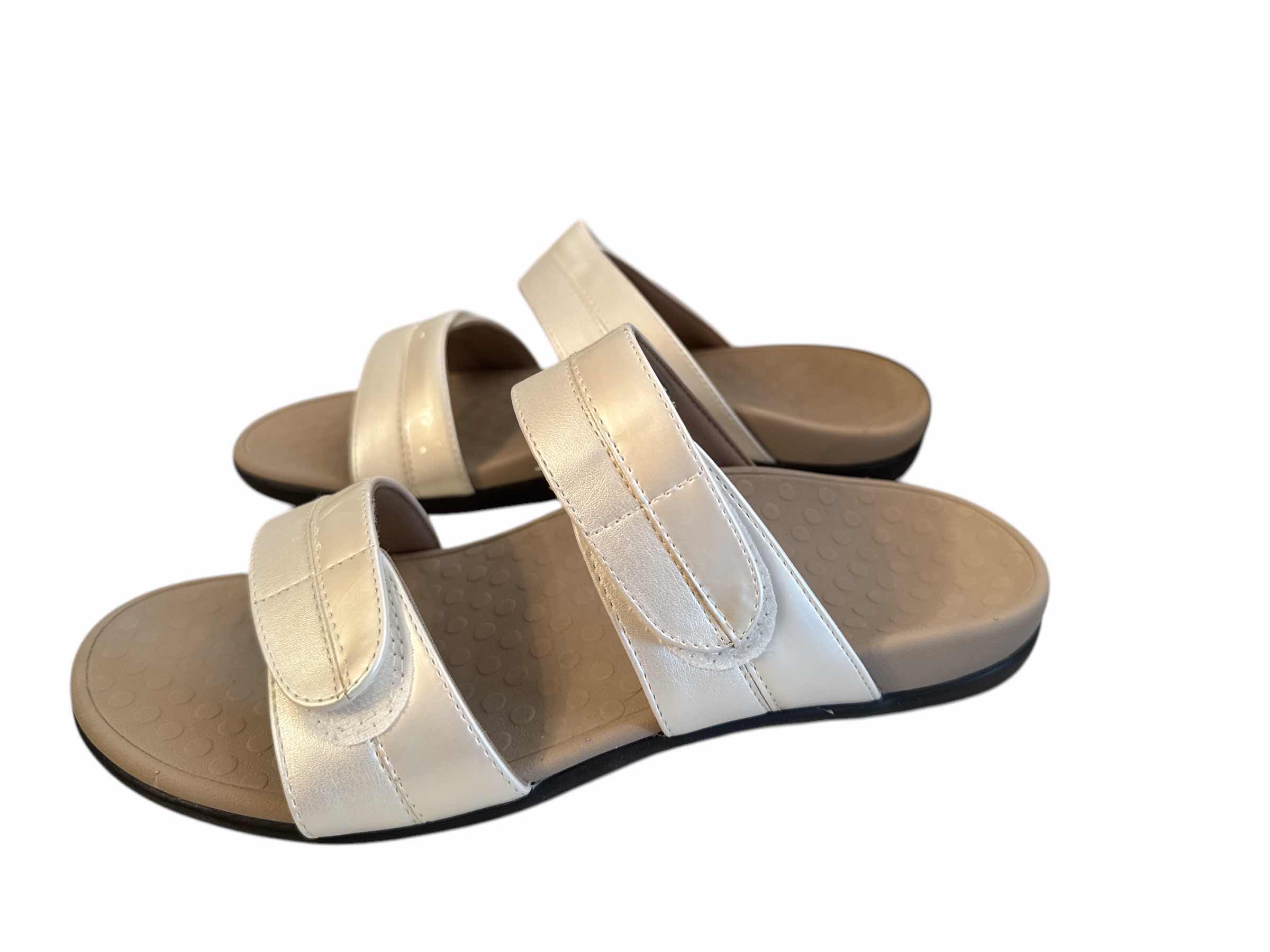 Photo 2 of BRAND NEW VIONIC SIZE 10 TIDE SHORE IN COLOR WHITE