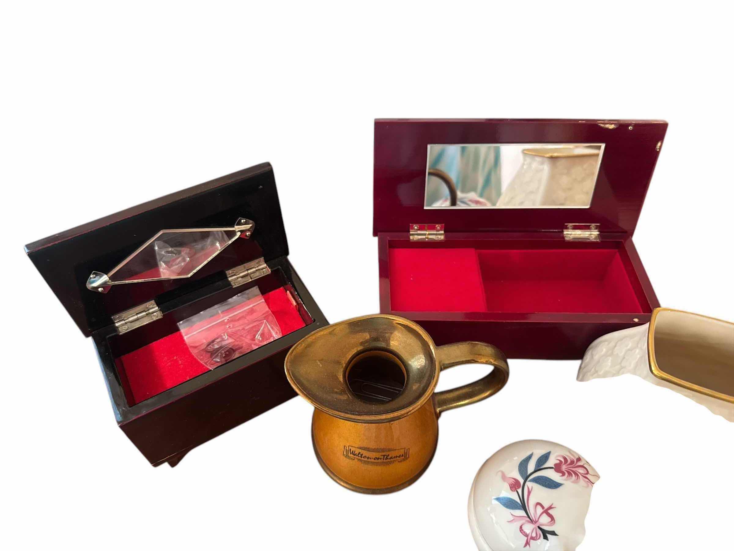 Photo 1 of 6 PIECE MIXED HOME DECOR LOT