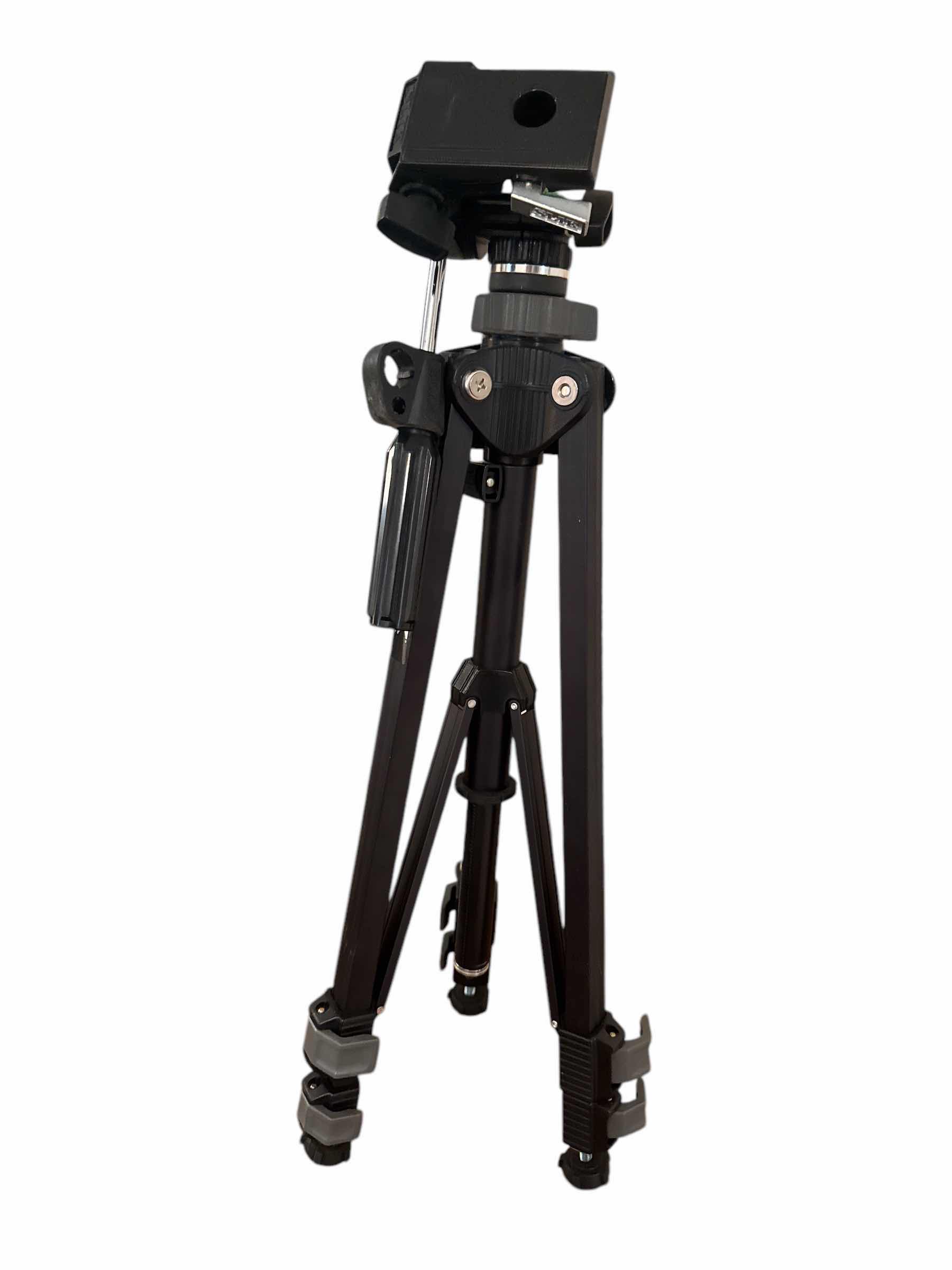 Photo 1 of SLIK TRIPOD