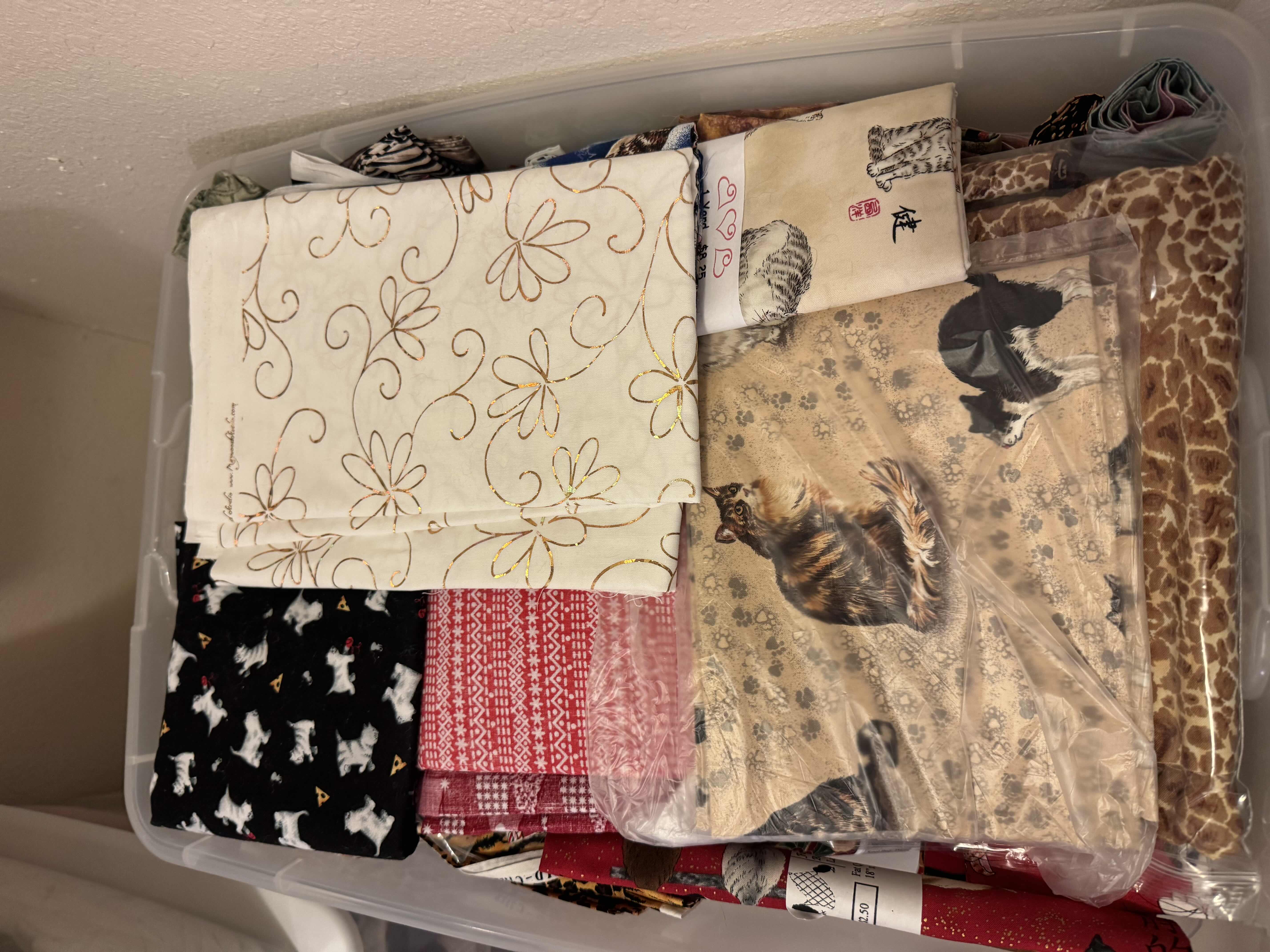 Photo 1 of 58 QT TOTE OF FABRIC