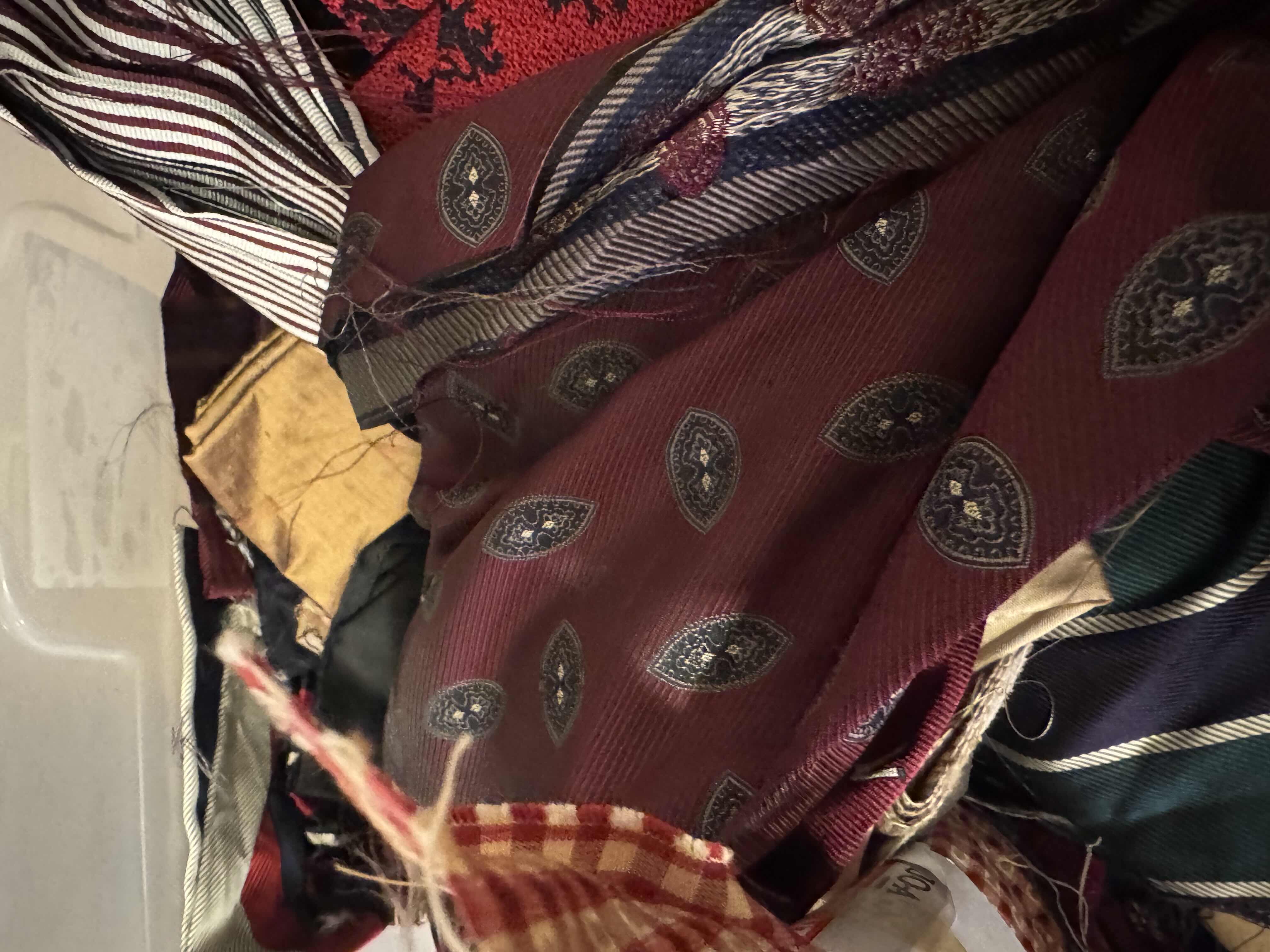 Photo 3 of 58 QT TOTE OF FABRIC