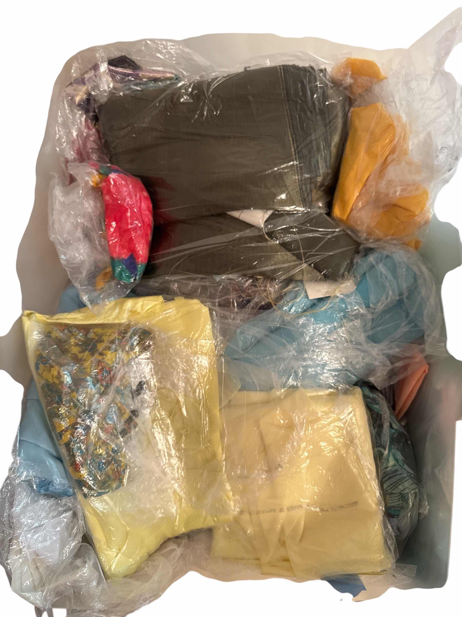 Photo 1 of 58 QT TOTE OF FABRIC