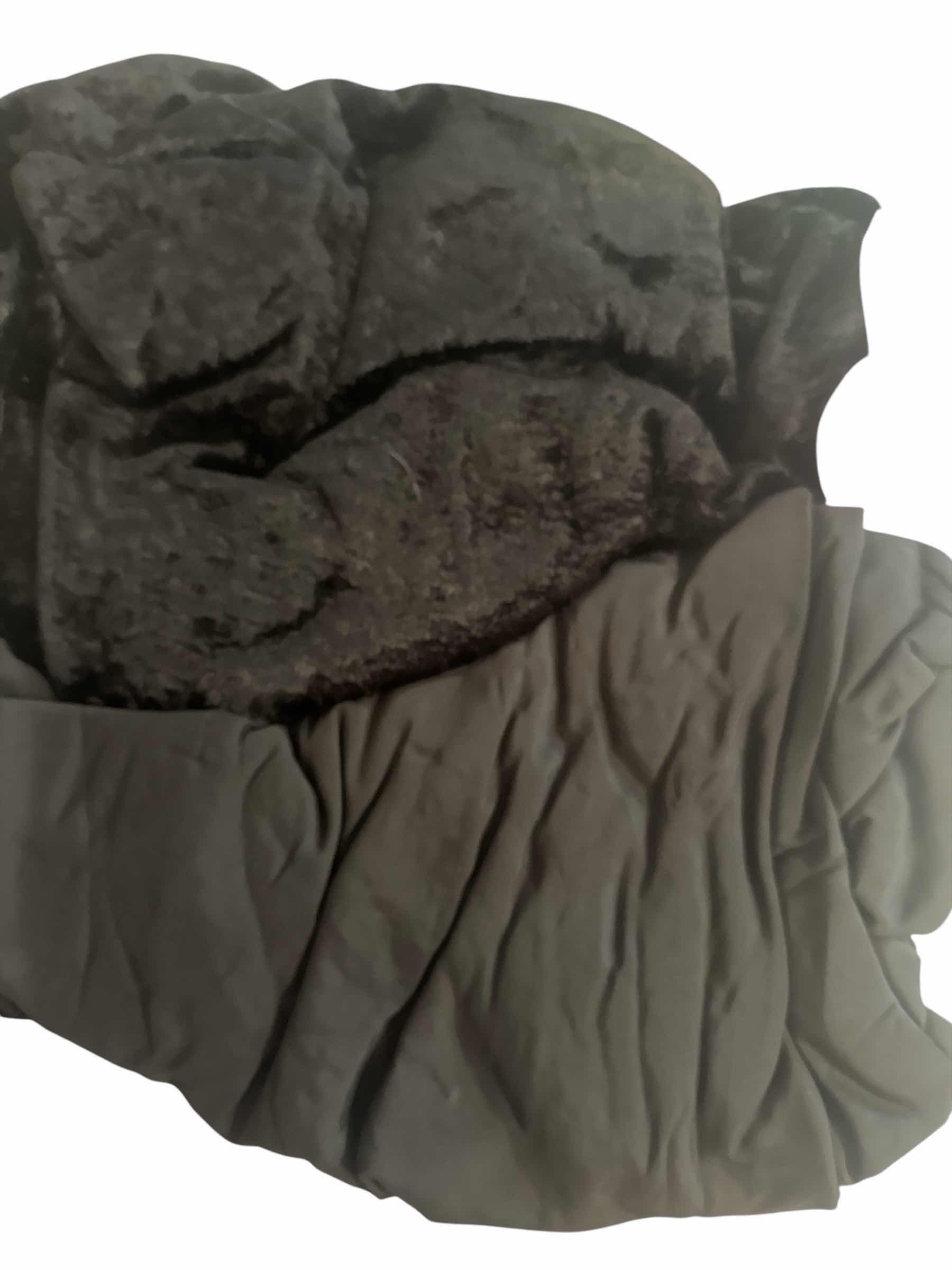 Photo 1 of 58 QT TOTE OF FABRIC