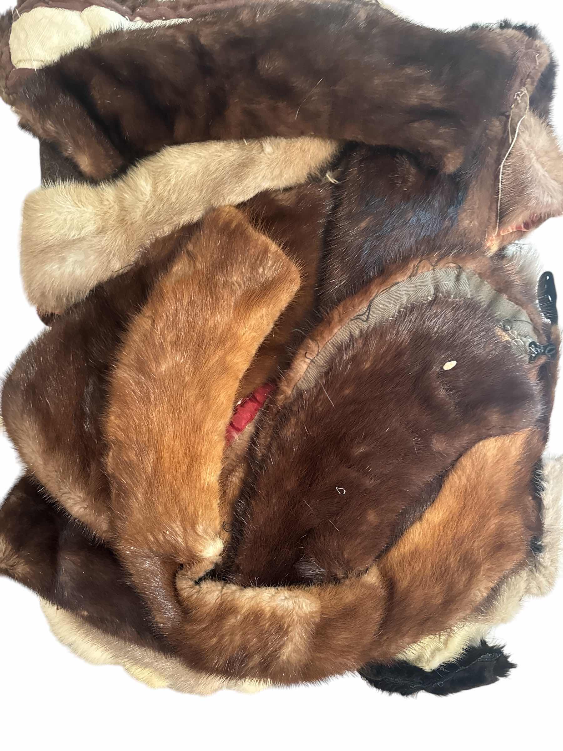 Photo 1 of 58 QT TOTE OF FUR FABRIC