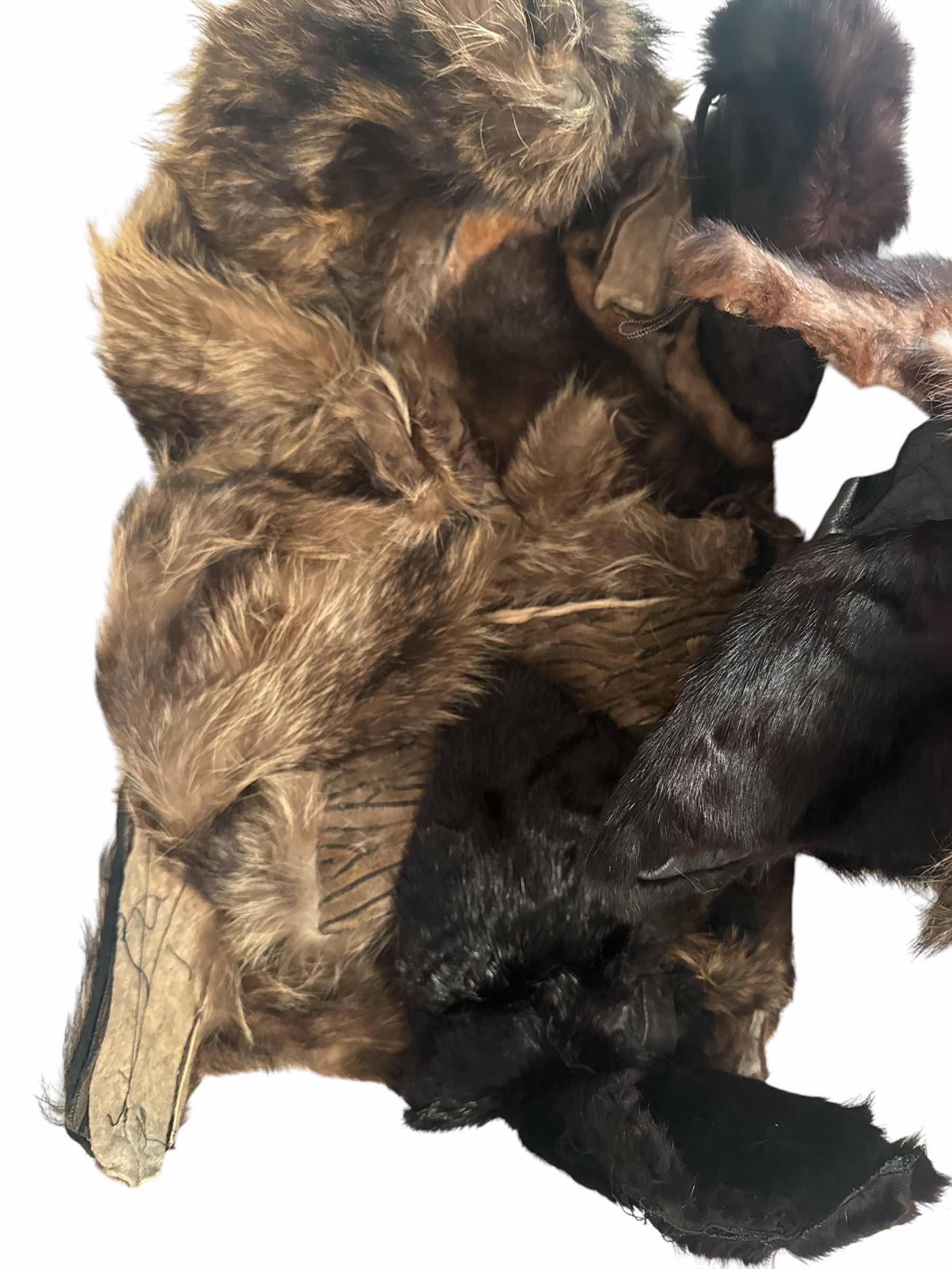 Photo 1 of 58 QT TOTE OF FUR FABRIC