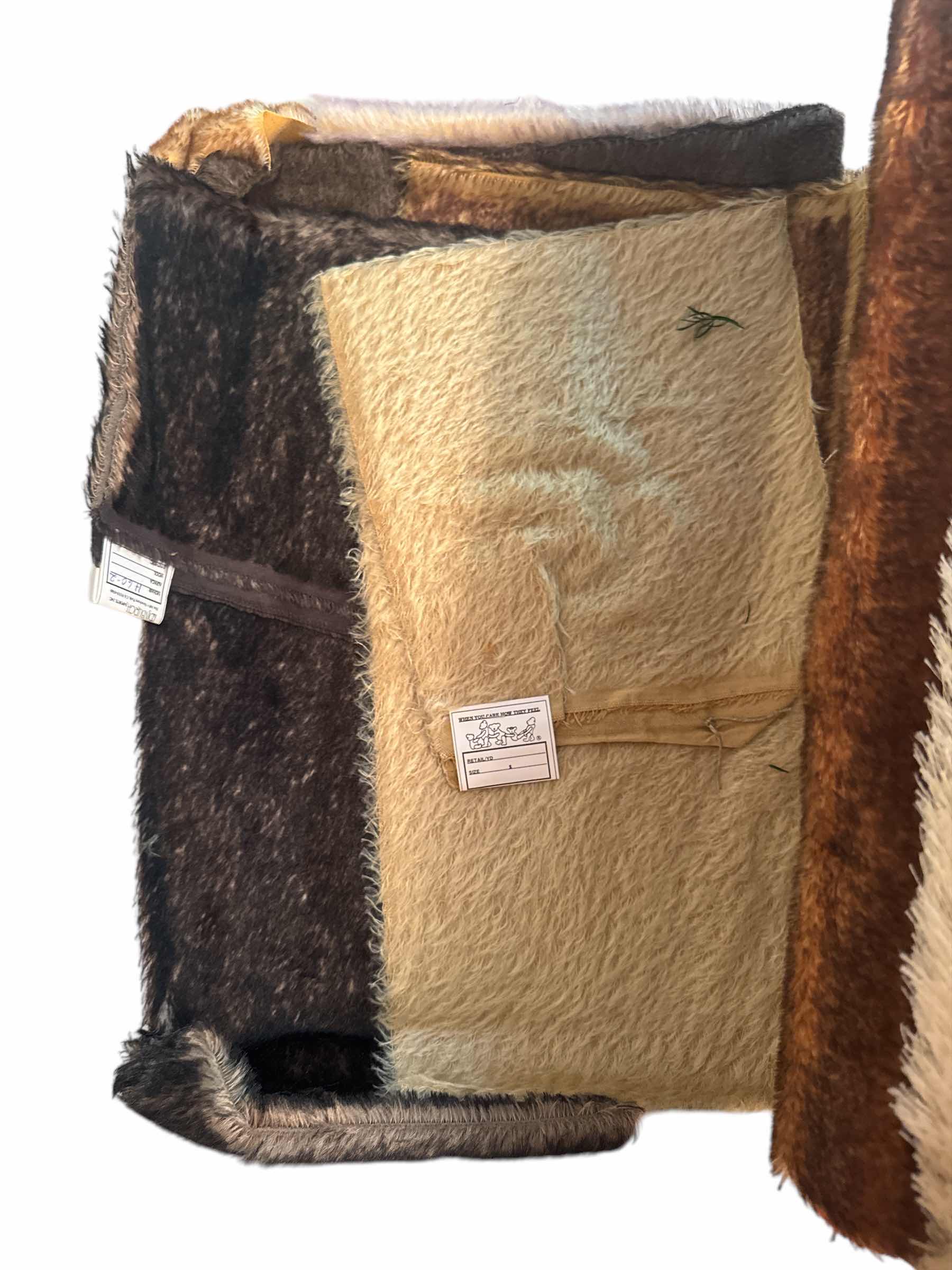 Photo 1 of 58 QT TOTE OF FABRIC