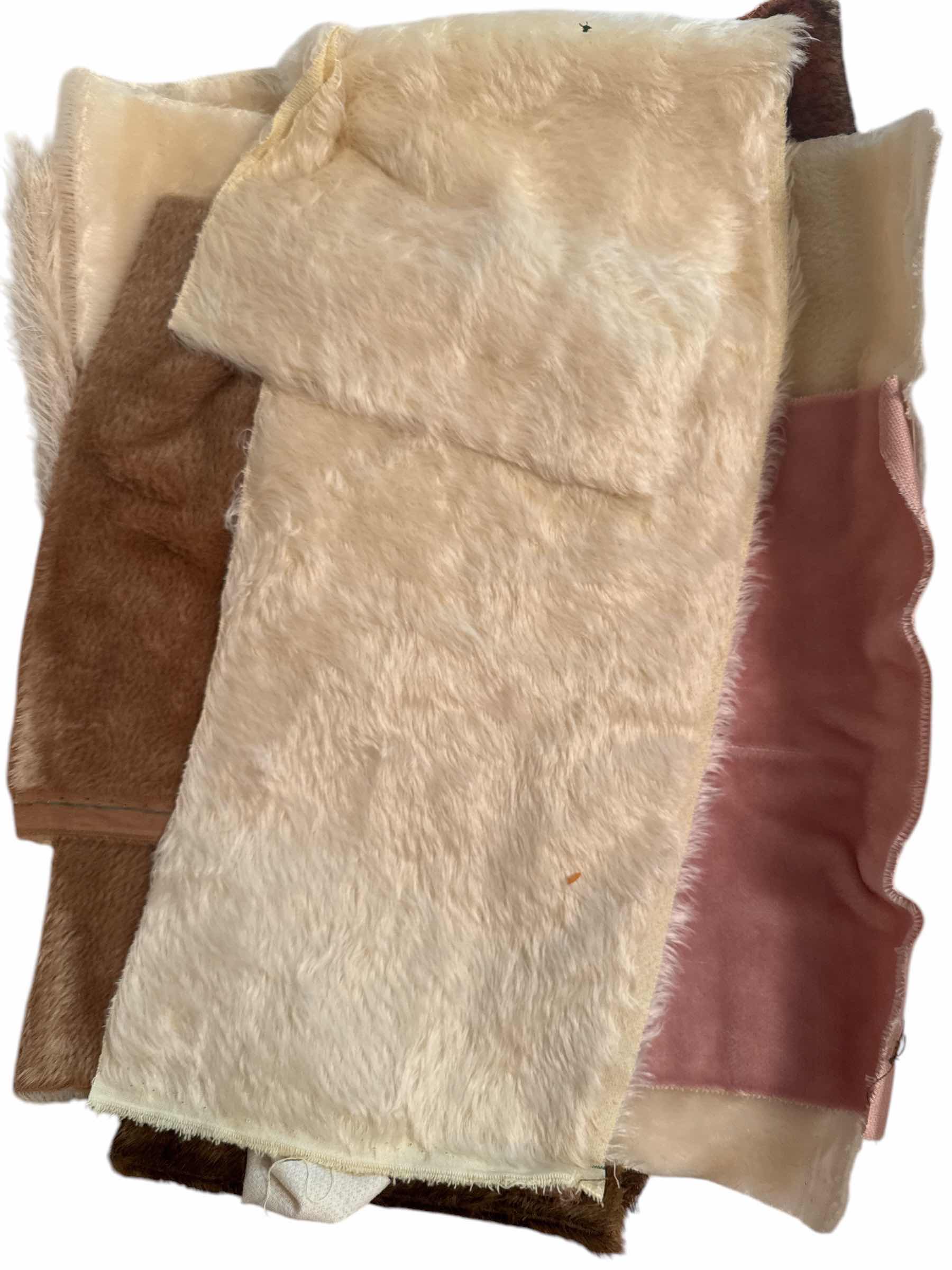 Photo 1 of 58 QT TOTE OF FABRIC