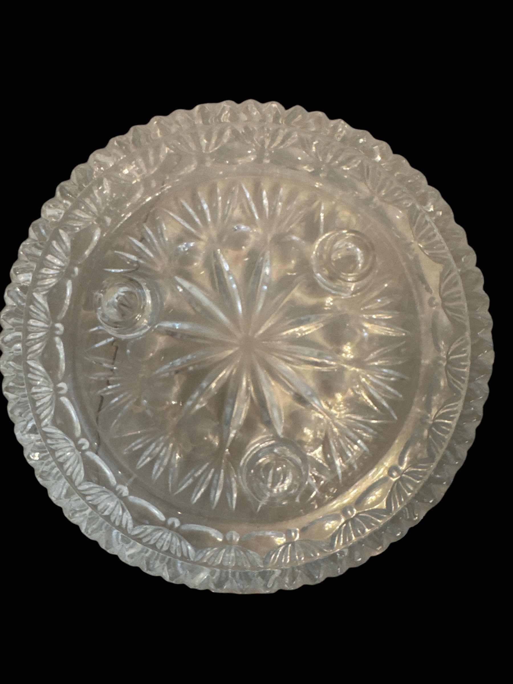 Photo 1 of 6 GLASS AND CRYSTAL PIECES