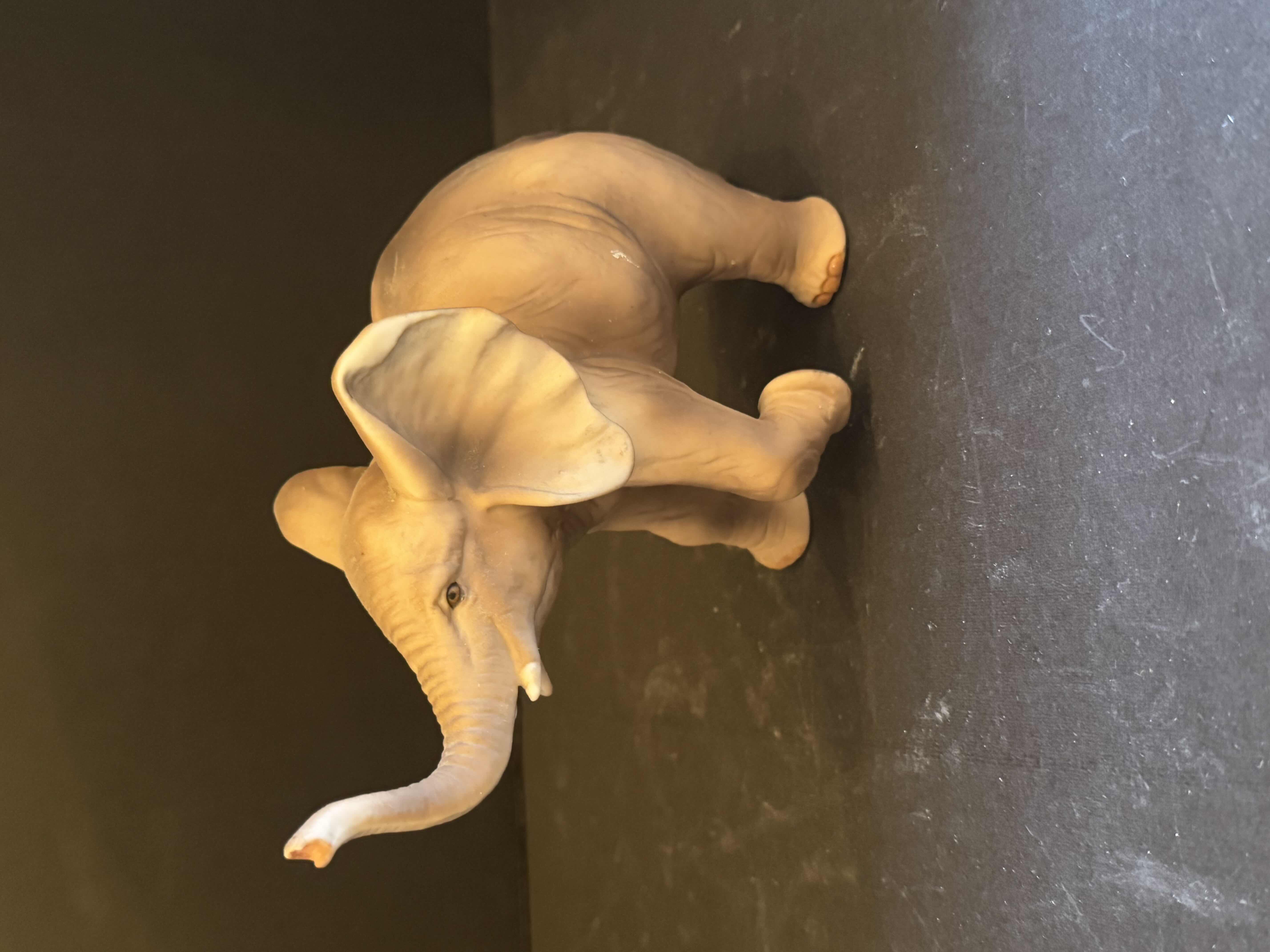 Photo 1 of 5- VINTAGE ELEPHANT, RESIN, CERAMIC, PORCELAIN, A JOCAPE PORTUGAL, GORHAM JAPAN, THE HARVEY KNOX COLLECTION JAPAN

6” X H5”
6” X H4.5”
4.5” X H4.5”
5.5” X H5.5”
7” X H5”