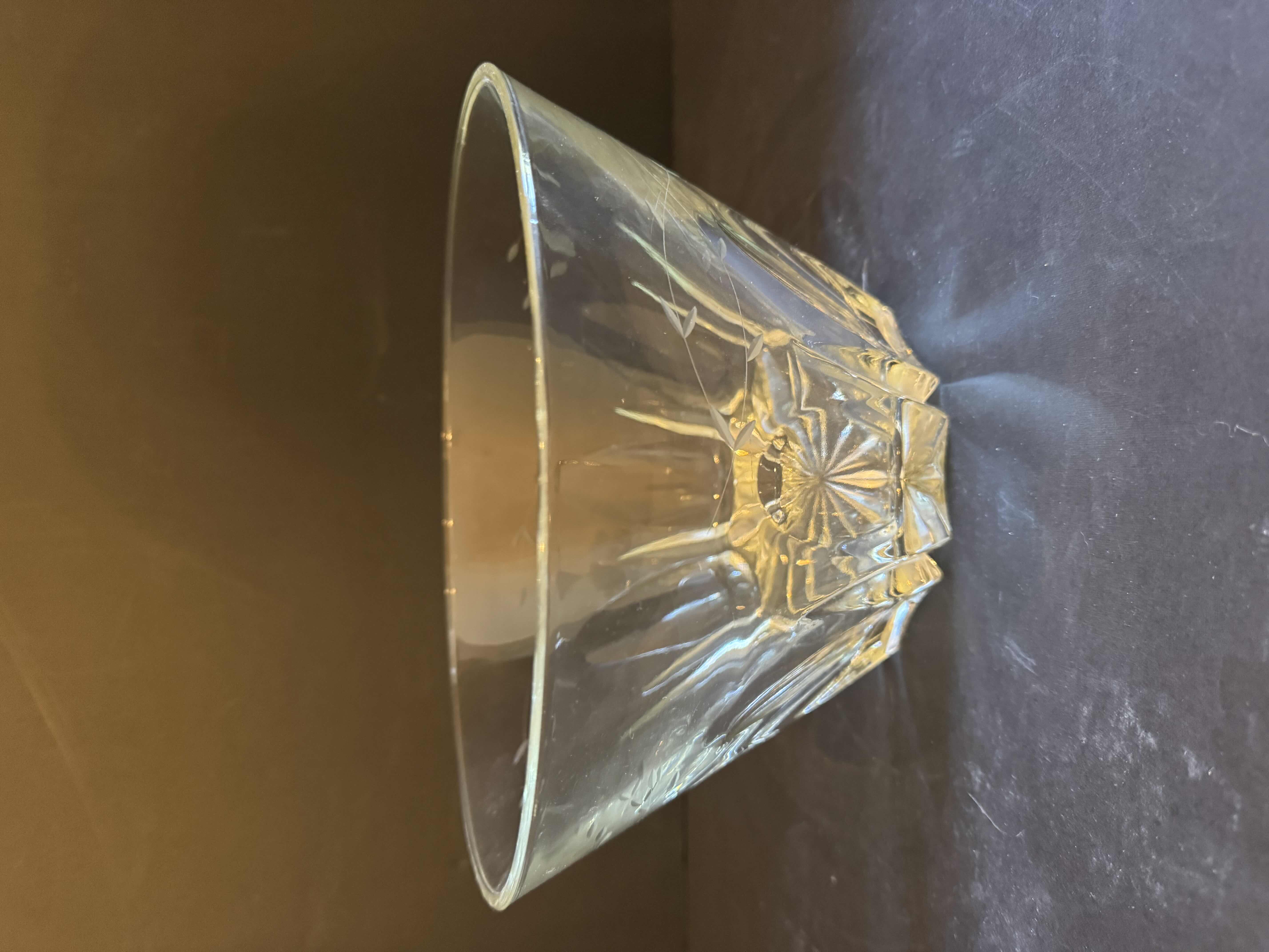 Photo 4 of ASSORTED VINTAGE GLASS, 5 BOWLS, SALT AND PEPPER SHAKER, AND BUTTER TRAY, 8 ITEMS

BOWLS
D10” X H5.5”
D9” X H5.5”
D9.5” X H5”
2* D5” X H2.5”