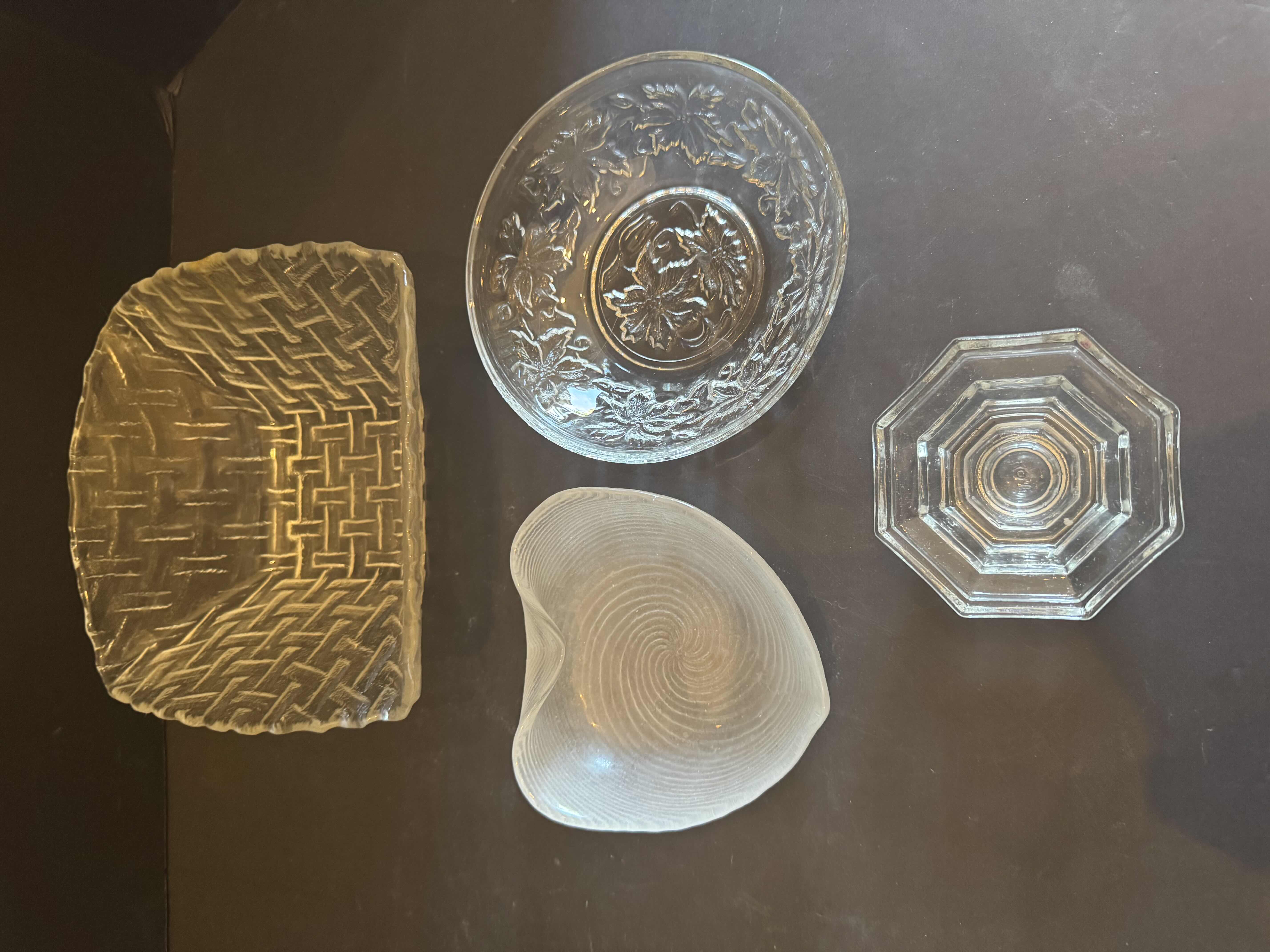 Photo 1 of ASSORTED VINTAGE GLASS, FRUIT BOWL BASKET, 3 CANDY DISHES, CANDLE HOLDER, 5 ITEMS

FRUIT BOWL BASKET
11” X 8.5” XH4.5”