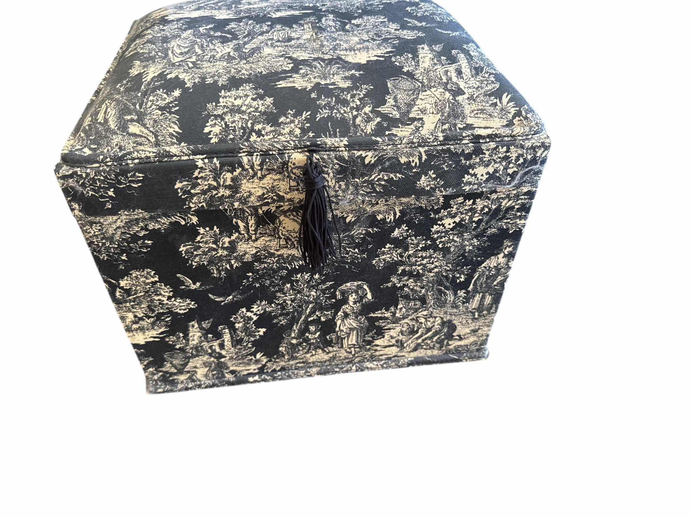 Photo 1 of JANOME JEM PLATINUM 760 SEWING MACHINE