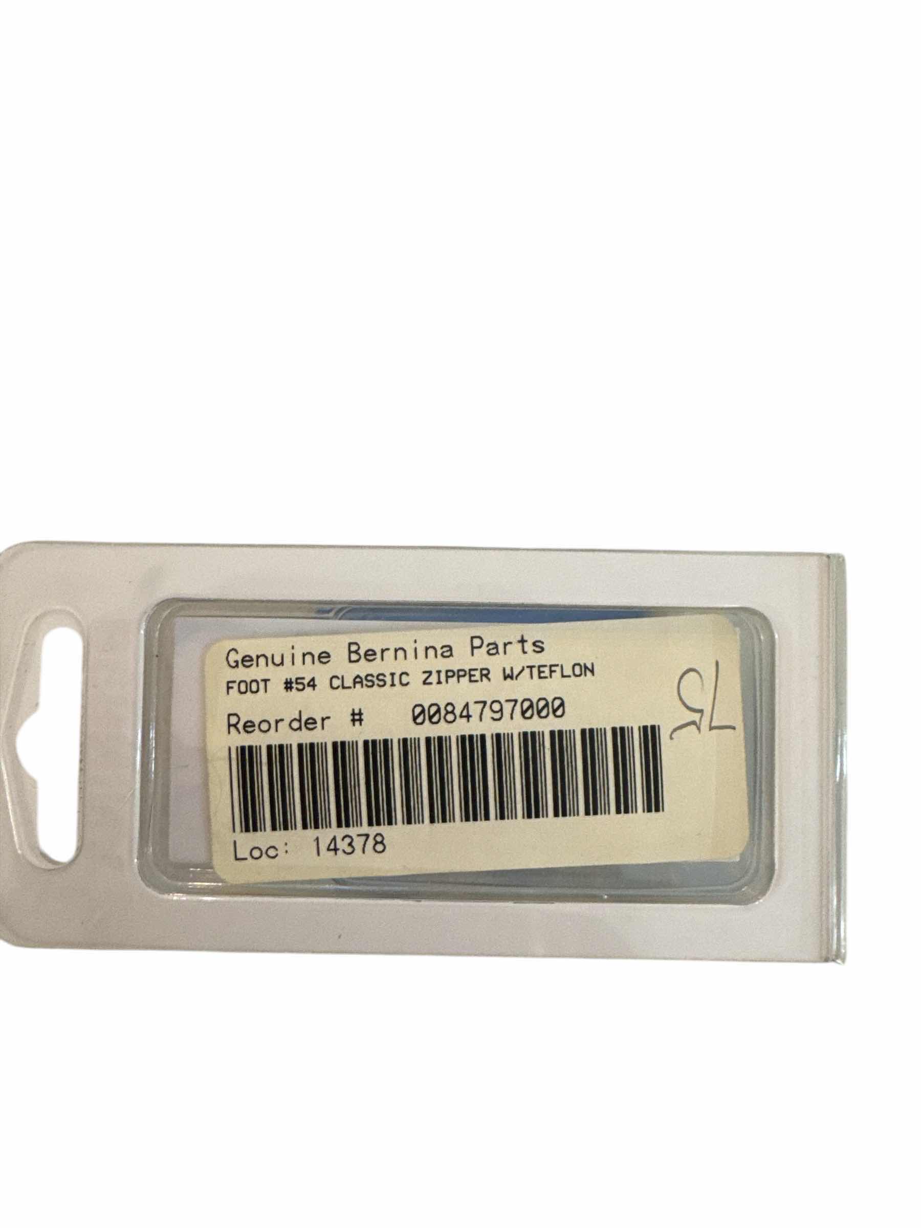 Photo 1 of BERNINA PRESSER FOOT #54 SLIDING ZIP FOOT