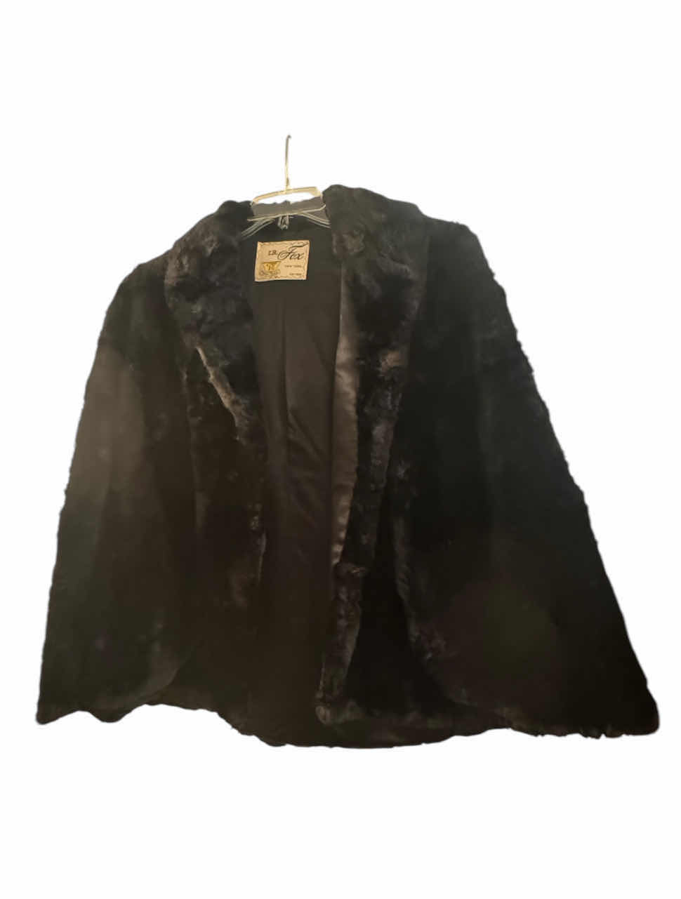 Photo 1 of VINTAGE I.R. FOX, NEW YORK EST. 1905, FINE FUR WRAP CAPE COVER. WOMEN’S CLOTHING, BLACK