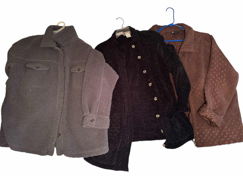 Photo 1 of 3- VINTAGE SHERPA’S, SHIRT JACKET, FLEECE, WOMEN’S CLOTHING. SIZE 2X, BLACK, GRAY, BROWN