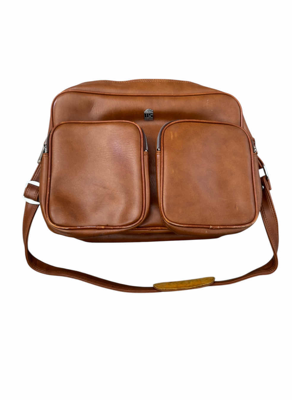 Photo 1 of 120
3- VINTAGE CARRY ON LUGGAGE, US LEATHER AND MIT CANVAS LEATHER 

13” X 13” 

11” X 13”

16” X 13”