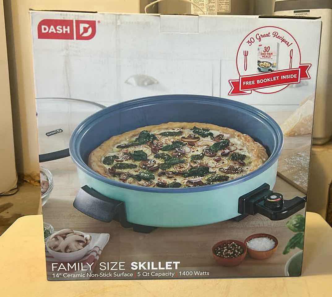 Photo 1 of 5 QT FAMILY SIZE ELECTRIC SKILLET NIB
