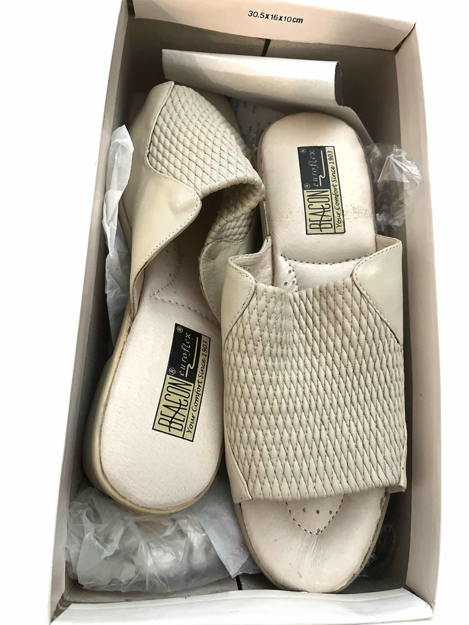 Photo 1 of VINTAGE BEACON REFLECTION EUROFLEX WOMENS SANDALS 9.5