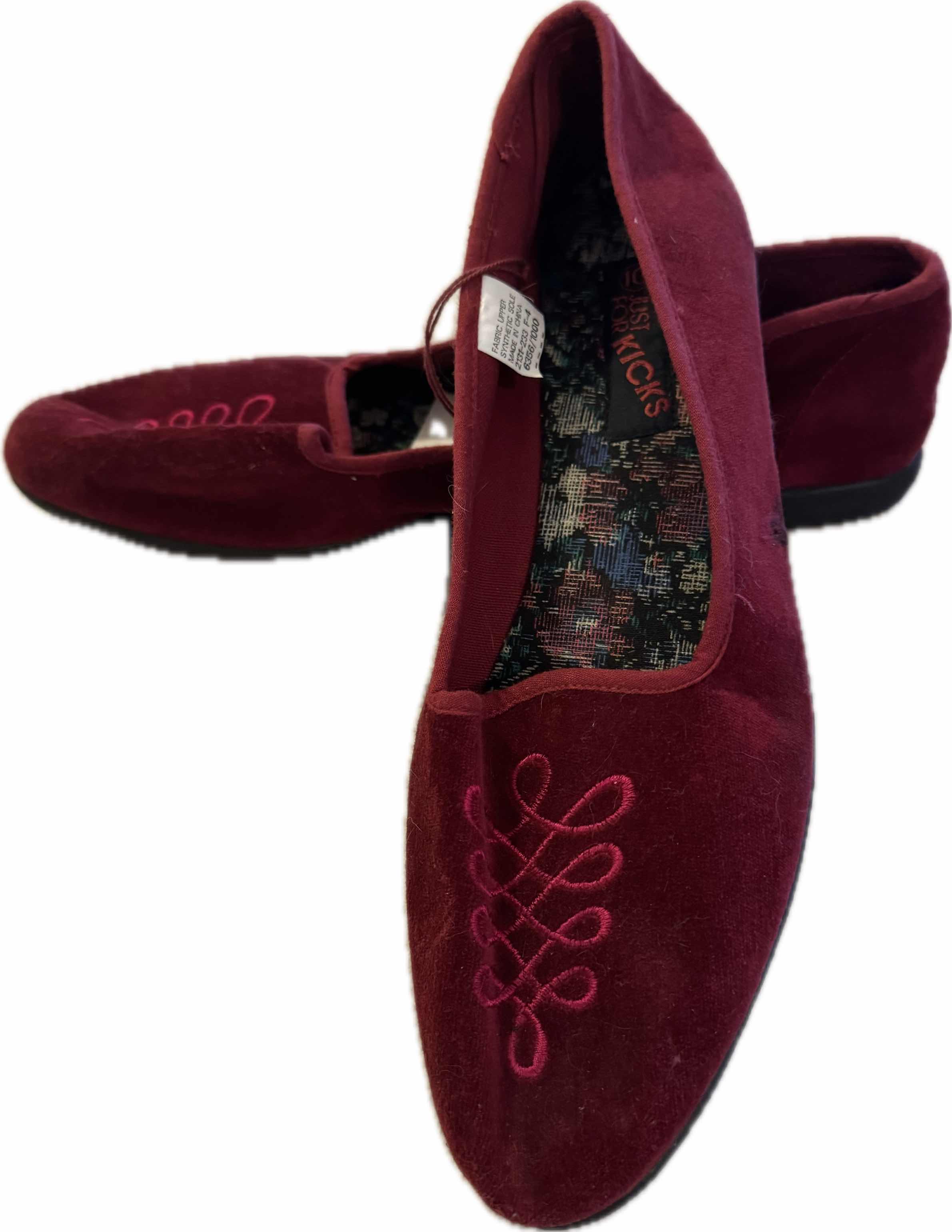 Photo 1 of 50
3- WOMENS SHOES SIZE 10, RED, GREEN JUST FOR KICKS SLIP ON SHOES, BLACK SAM EDELMAN SLIP ON SHOES