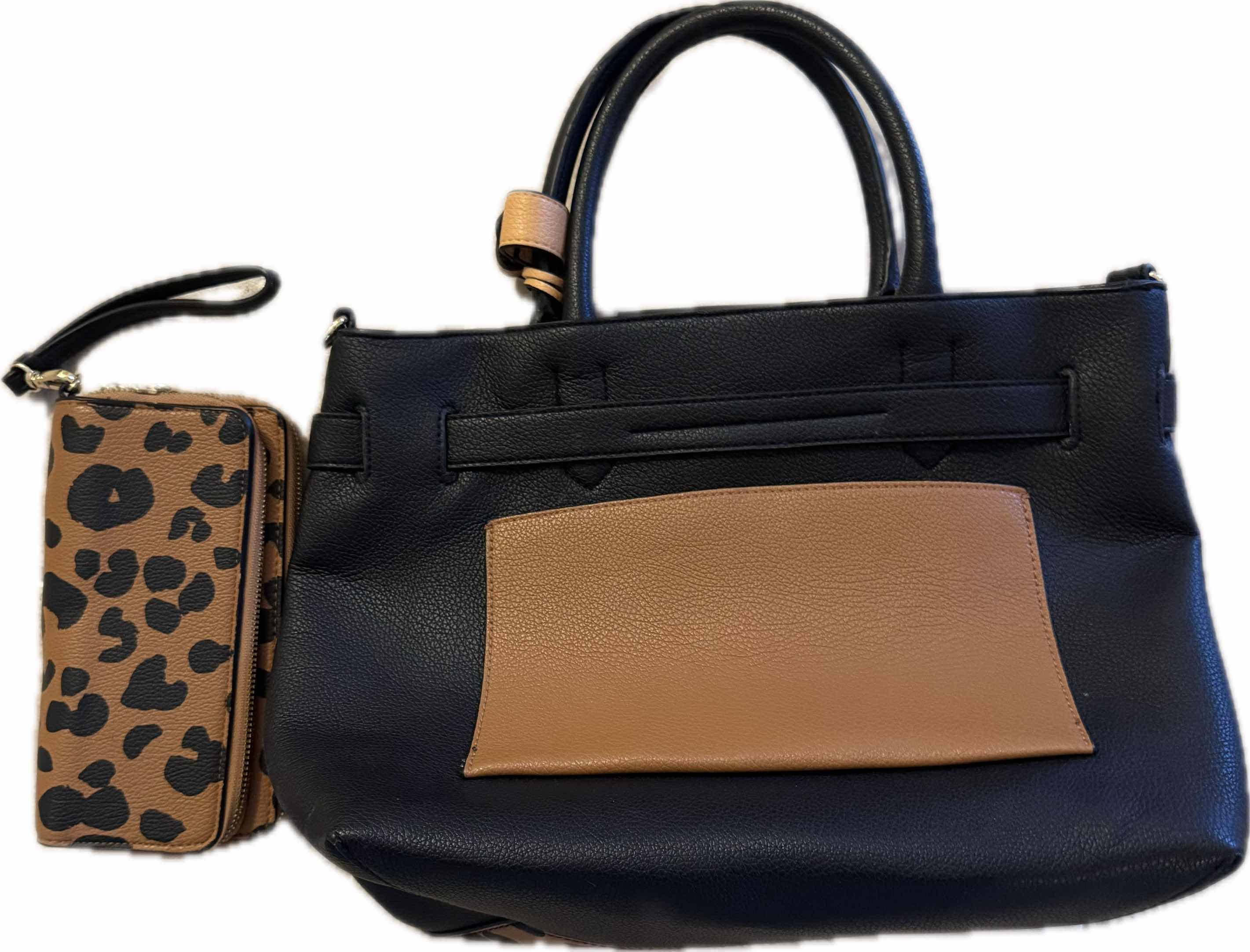 Photo 1 of 55
3- WOMENS HANDBAGS, WHITE REED FAUX LEATHER HANDBAG, BLACK FAUX LEATHER HANDBAG, BLACK/ LEOPARD PRINT HANDBAG