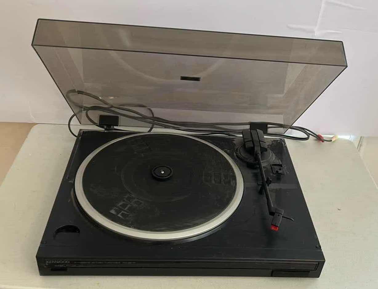 Photo 1 of KENWOOD AUTOMATIC RETURN TURNTABLE