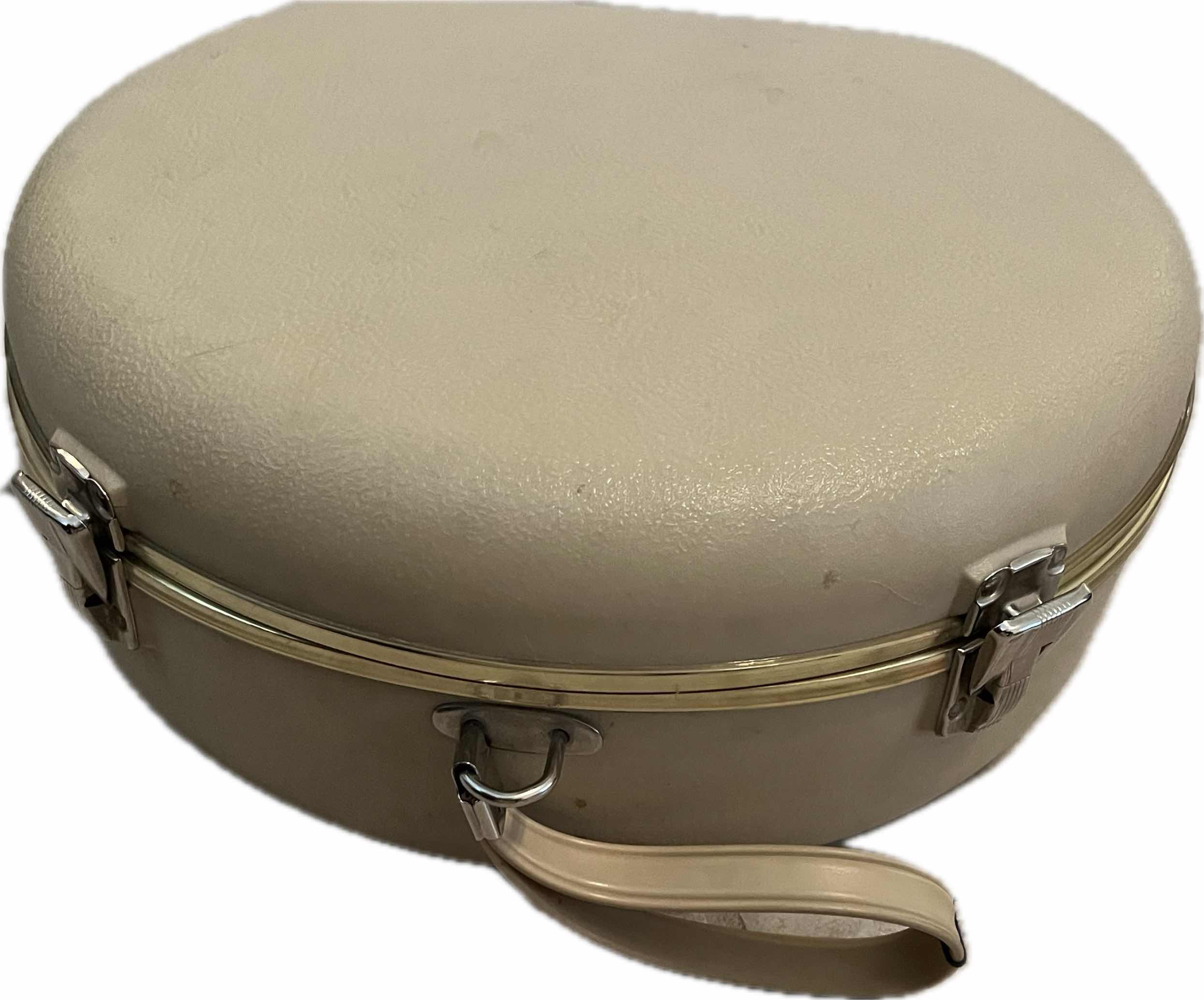 Photo 1 of $100
VINTAGE 1963 GENERAL ELECTRIC F3HD18 PORTABLE HAIRDRYER IN HARD CASE WITH GENERAL ELECTRIC TAG