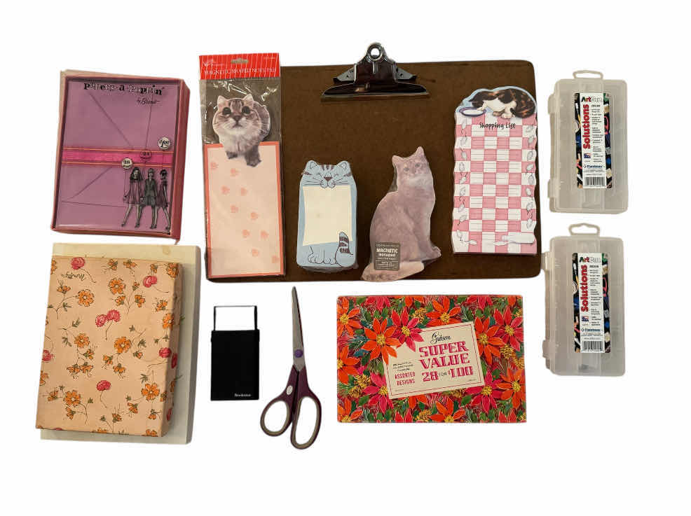 Photo 1 of 40
ASSORTED OFFICE SUPPLIES, NOTE PADS, SCISSORS, MAGNIFIER, STORAGE BINS, CLIPBOARD, 12 ITEMS 

18” X 12”