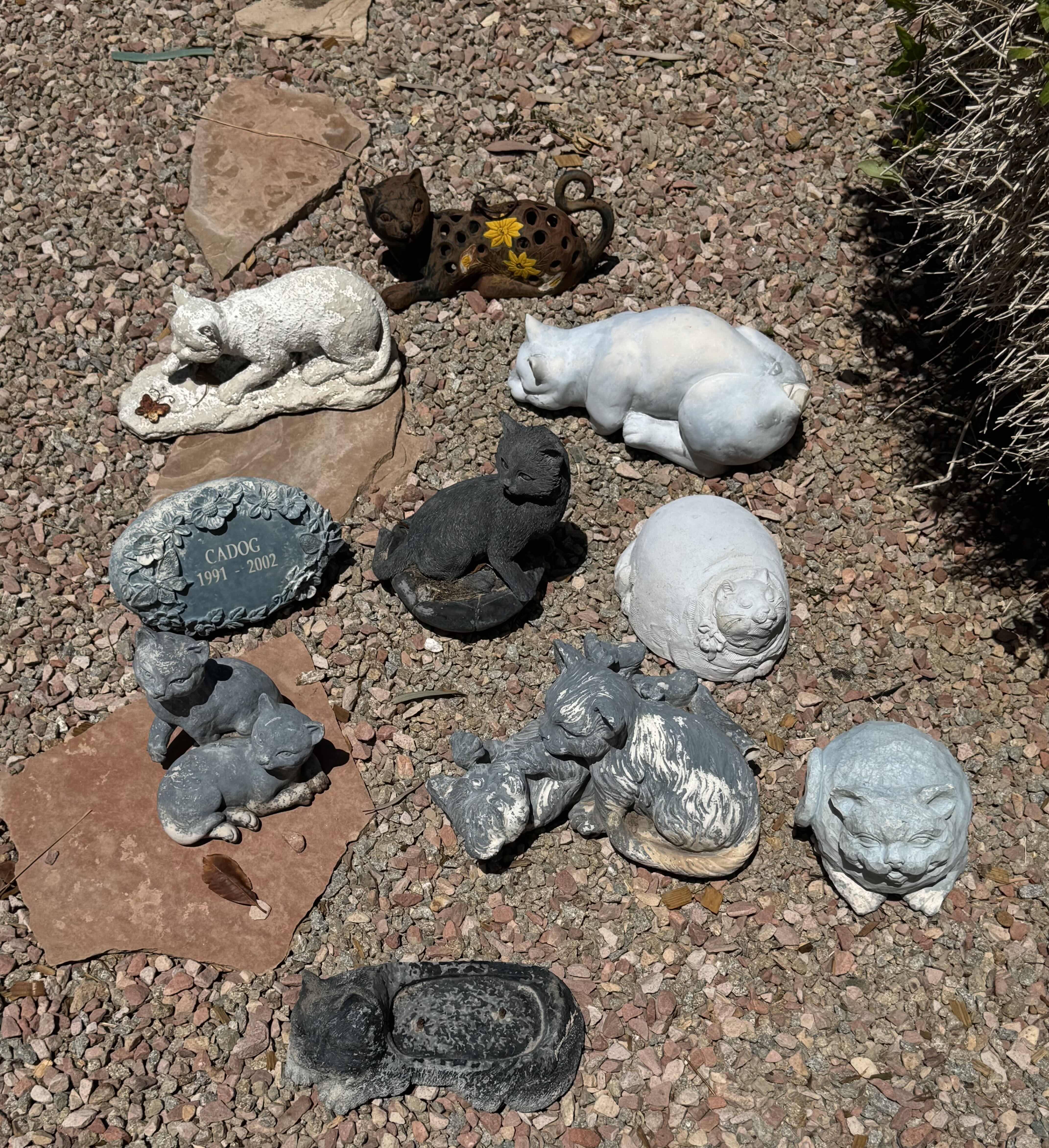 Photo 1 of ASSORTED CAT OUTDOOR/GARDEN DECOR, RESIGN, 10 ITEMS