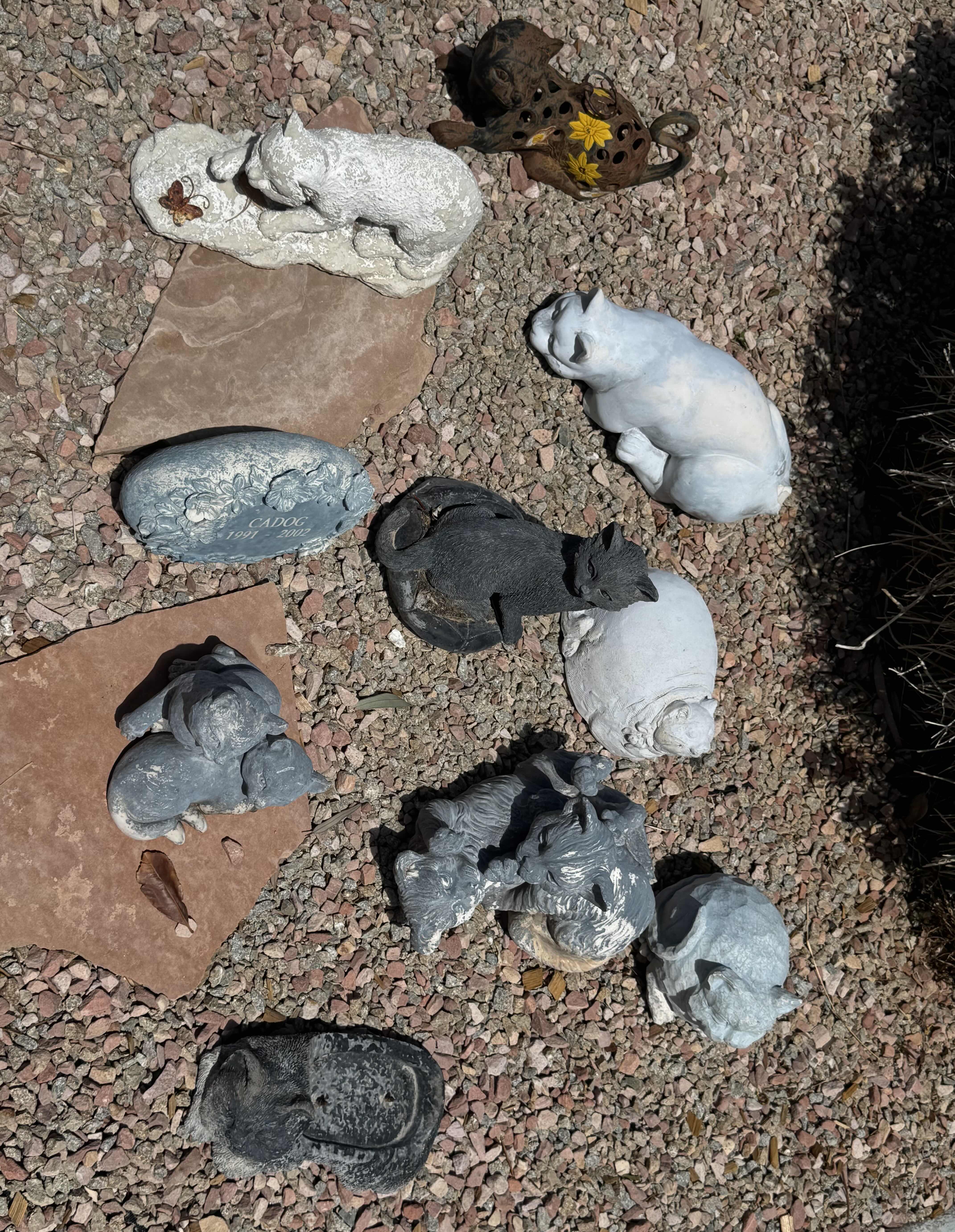 Photo 1 of ASSORTED CAT OUTDOOR/GARDEN DECOR, RESIGN, 10 ITEMS