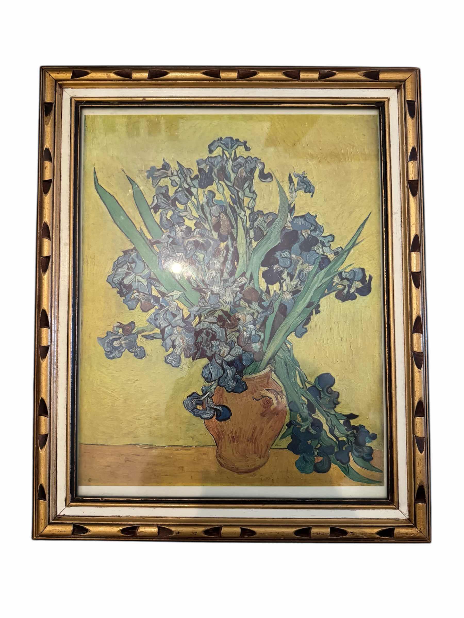 Photo 2 of 30
2- VINTAGE FRAMED ARTWORK LADY PLAYING PIANO AND FLOWERS IN VASE

13.5” X 16” X H1”