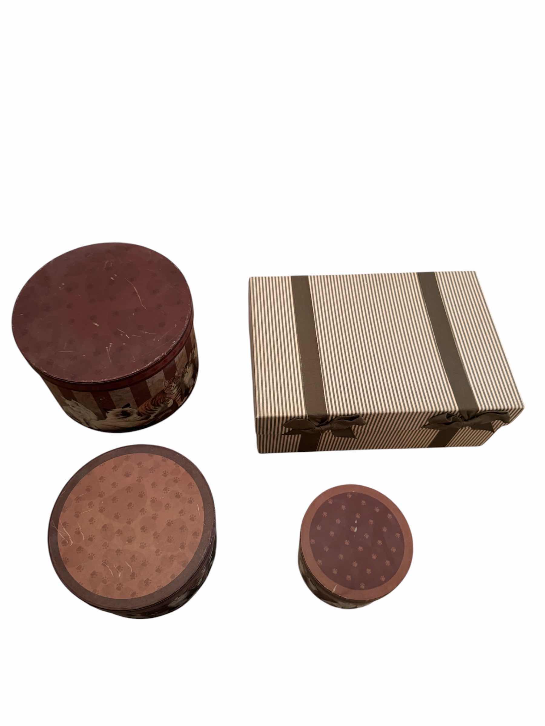 Photo 1 of 65
4- VINTAGE ASSORTED STORAGE BASKETS, CAT DESIGN AND STRIPED WITH BOWS

H6” AND SMALLER