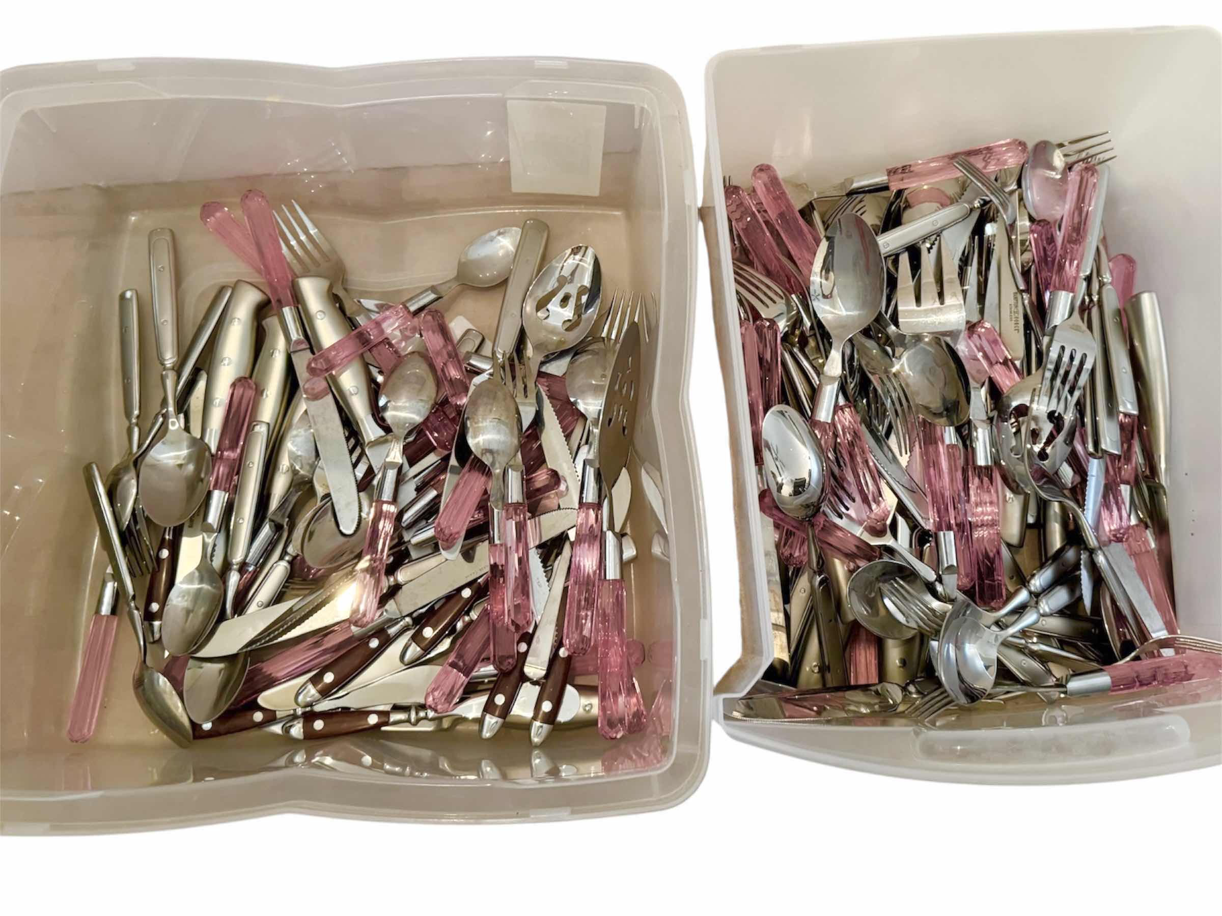 Photo 1 of 90
2- CONTAINERS WITH ASSORTED SILVER WARE, STAINLESS STEAL 

CONTAINER SIZE 
15” X 15” X H6”

AND SMALLER