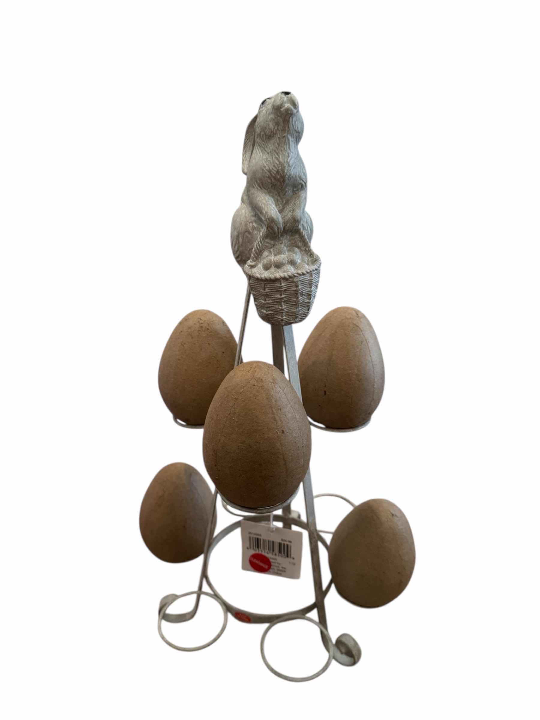 Photo 1 of 40
ASSORTED EASTER HOLIDAY DECOR, EGGS, EGG STAND, AND STORAGE BOXES

H17” AND SMALLER