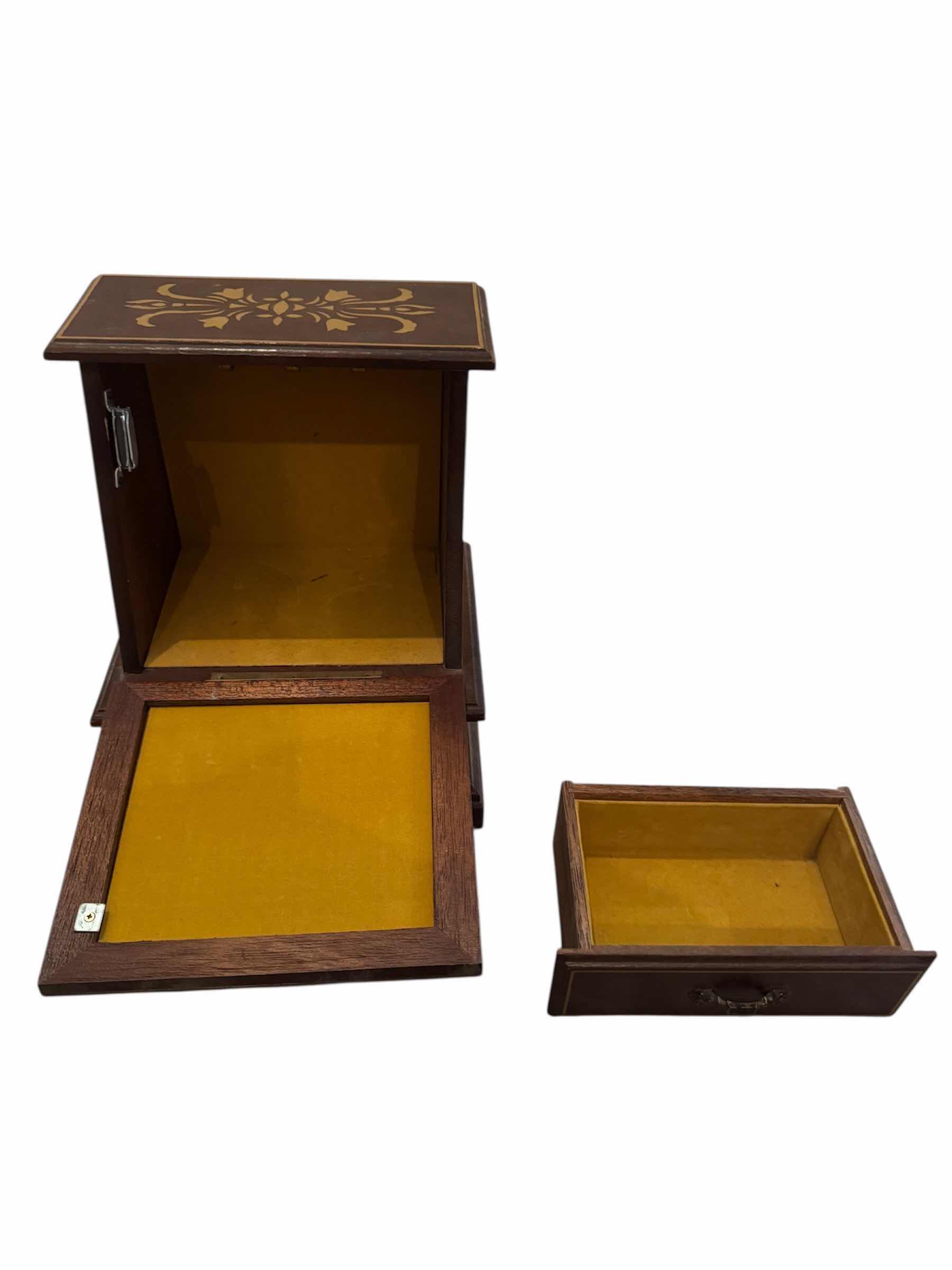 Photo 1 of 90
VINTAGE WOOD MUSIC JEWELRY BOX, TINKET KEEPSAKE, CIRCUS WOODEN MUSIC BOX, AND MINIATURE PAINTING

H10” AND SMALLER