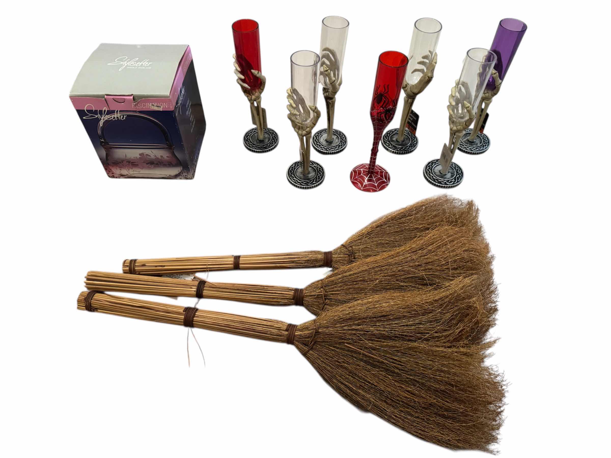 Photo 1 of 45
ASSORTED HOLIDAY DECOR, HALLOWEEN CHAMPAGNE GLASS, 8-WOVEN STRAW BROOMS, AND VINTAGE HANDCUT MOUTH BLOWN CRYSTAL BASKET 

H10” AND SMALLER