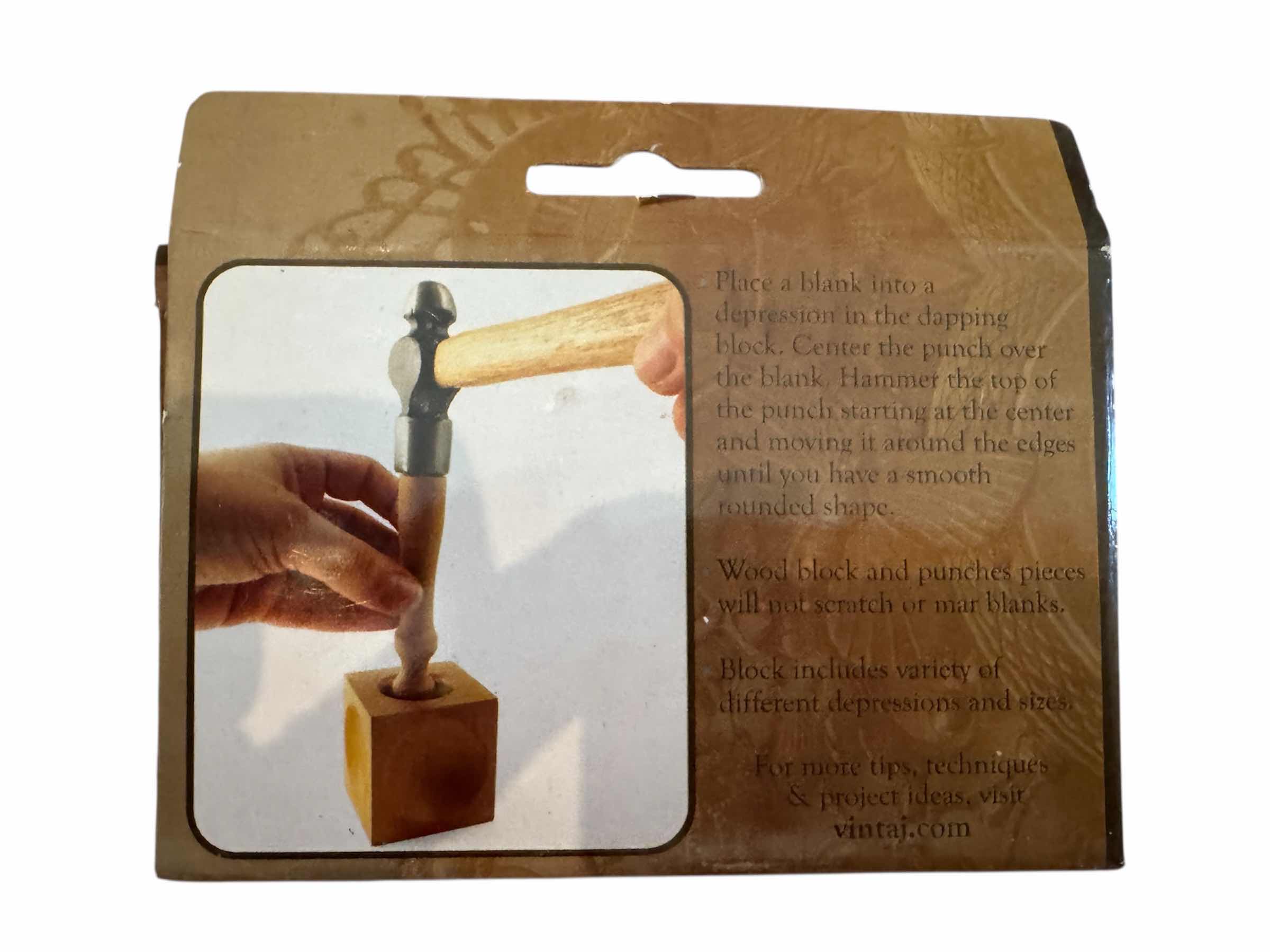 Photo 1 of 45 
VINTAGE SIZZIX BIGKICK EMBOSSING SHAPE CUTTING MACHINE AND DAPPING BLOCK BY VINTAJ