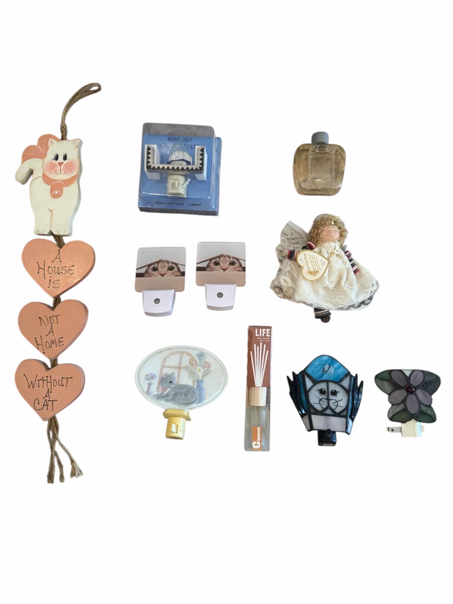 Photo 1 of 65
18- ASSORTED CAT HOME DECOR, WALL PLUG LIGHTS, OIL DIFFUSER, WALL ART, CAT FIGURINE

H7” AND SMALLER